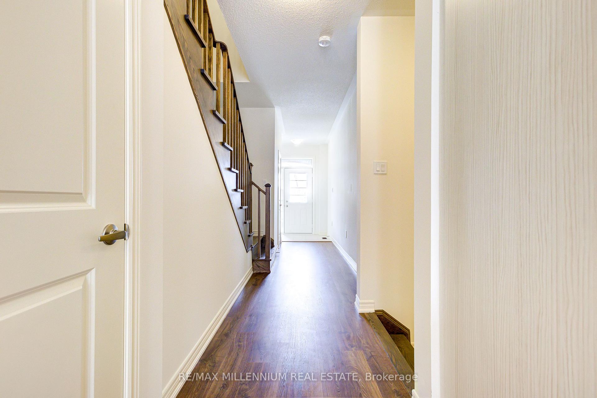 Photo 9 of 23 Gledhill Crescent, Cambridge — HOMEH