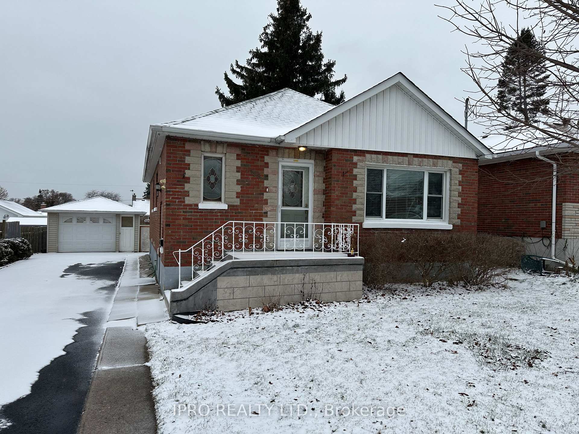 Photo 1 of 1288 Simcoe Street S, Oshawa, Lakeview — HOMEH