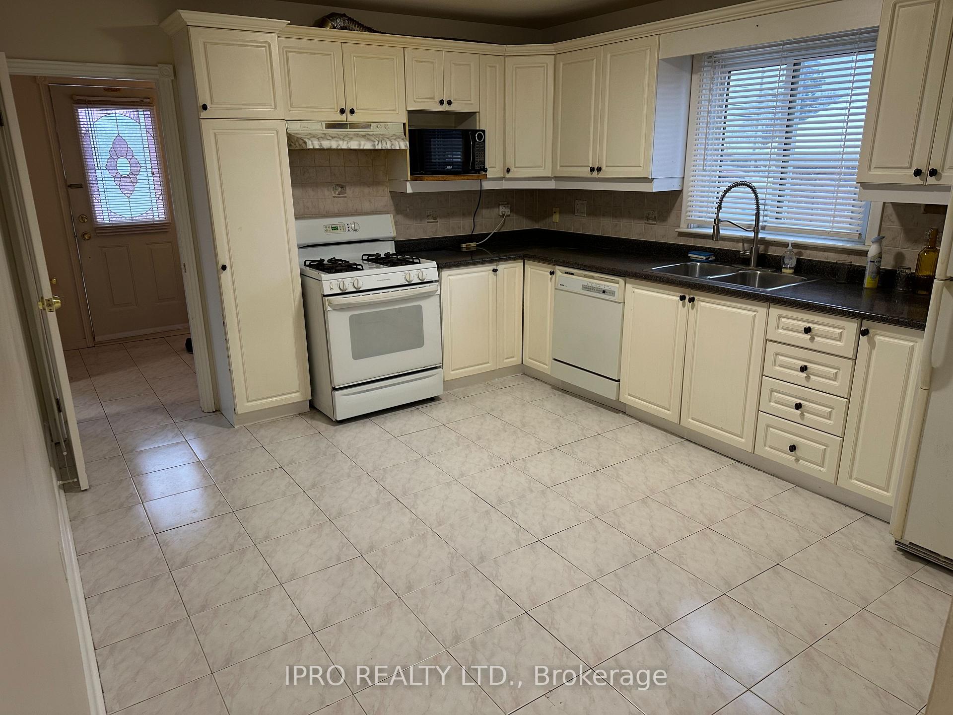 Photo 7 of 1288 Simcoe Street S, Oshawa, Lakeview — HOMEH