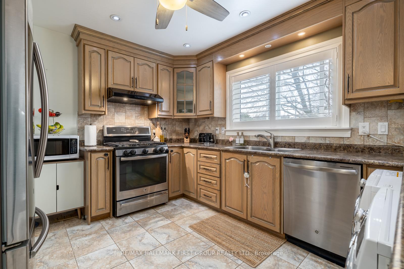 Photo 9 of Unit Main, 165 Burcher Road, Ajax, South East — HOMEH