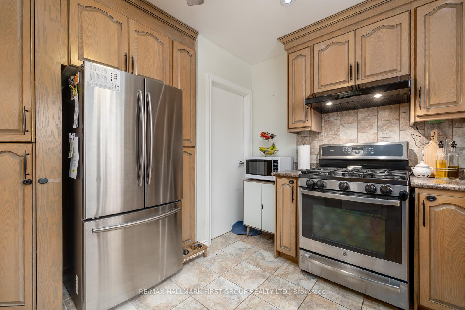 Photo 10 of Unit Main, 165 Burcher Road, Ajax, South East — HOMEH