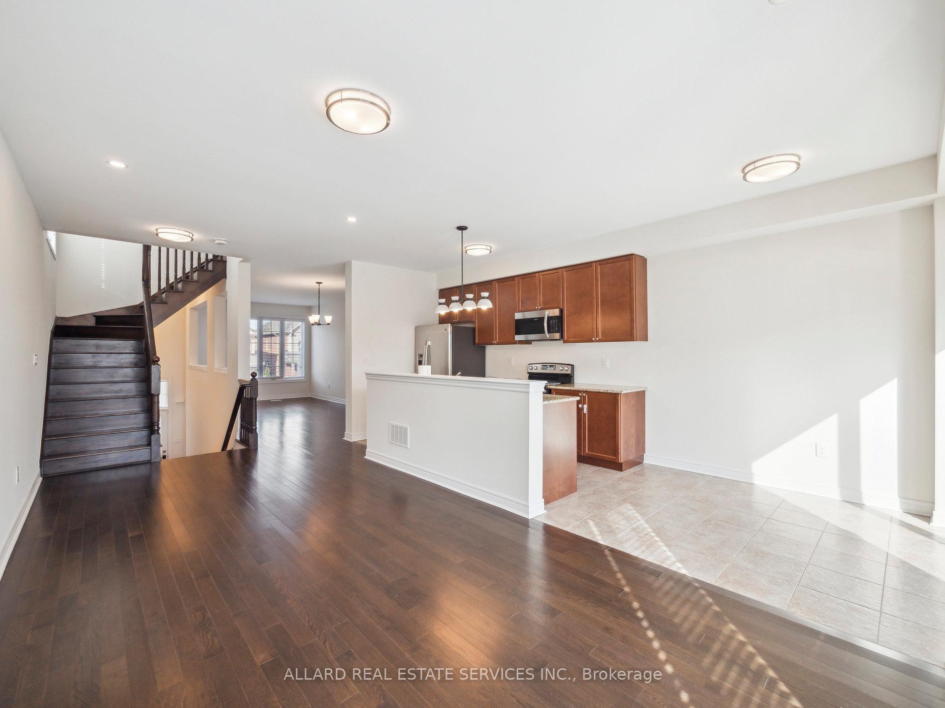 Photo 3 of 545 Cornell Centre Boulevard, Markham, Cornell — HOMEH