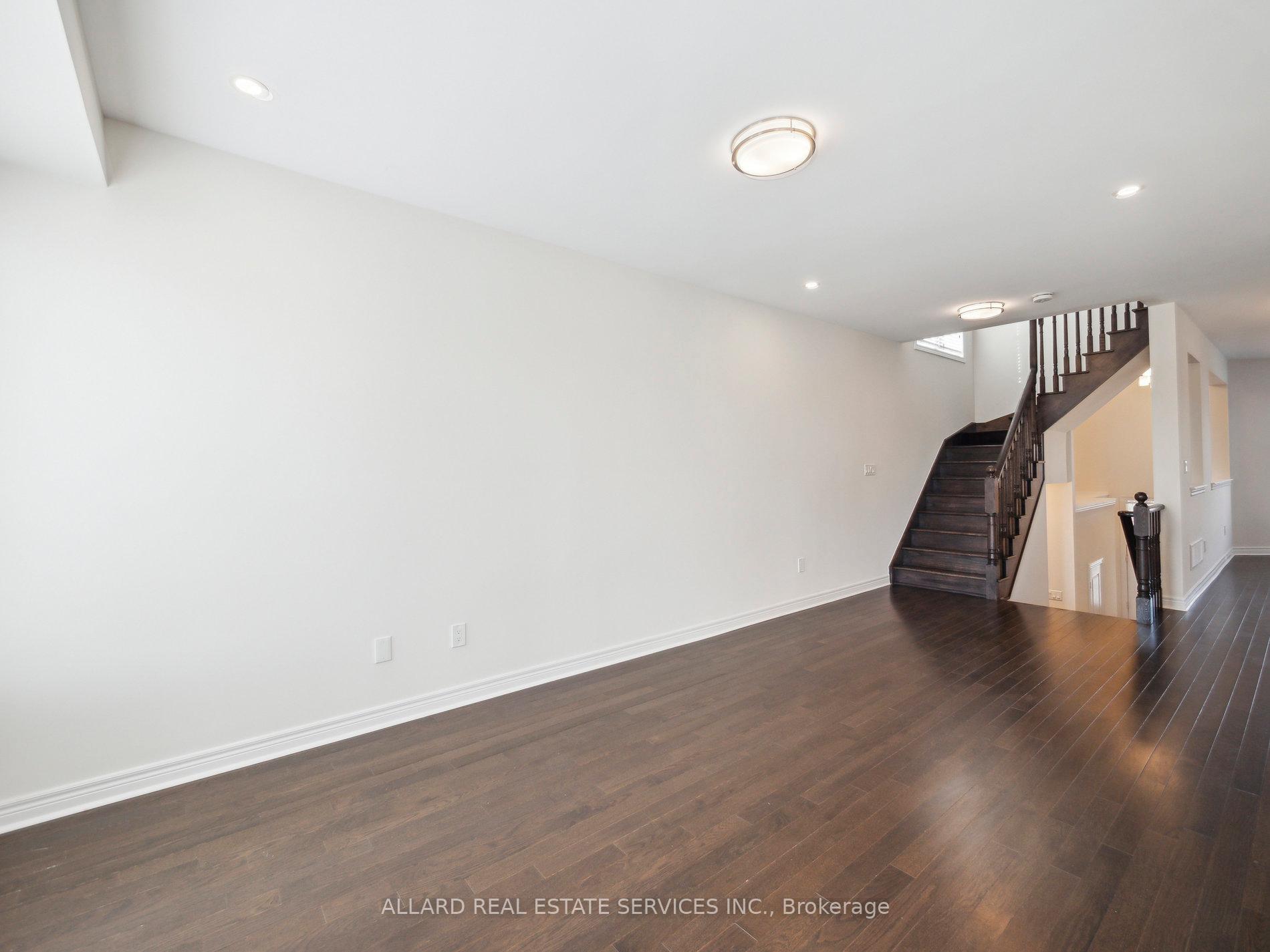 Photo 4 of 545 Cornell Centre Boulevard, Markham, Cornell — HOMEH