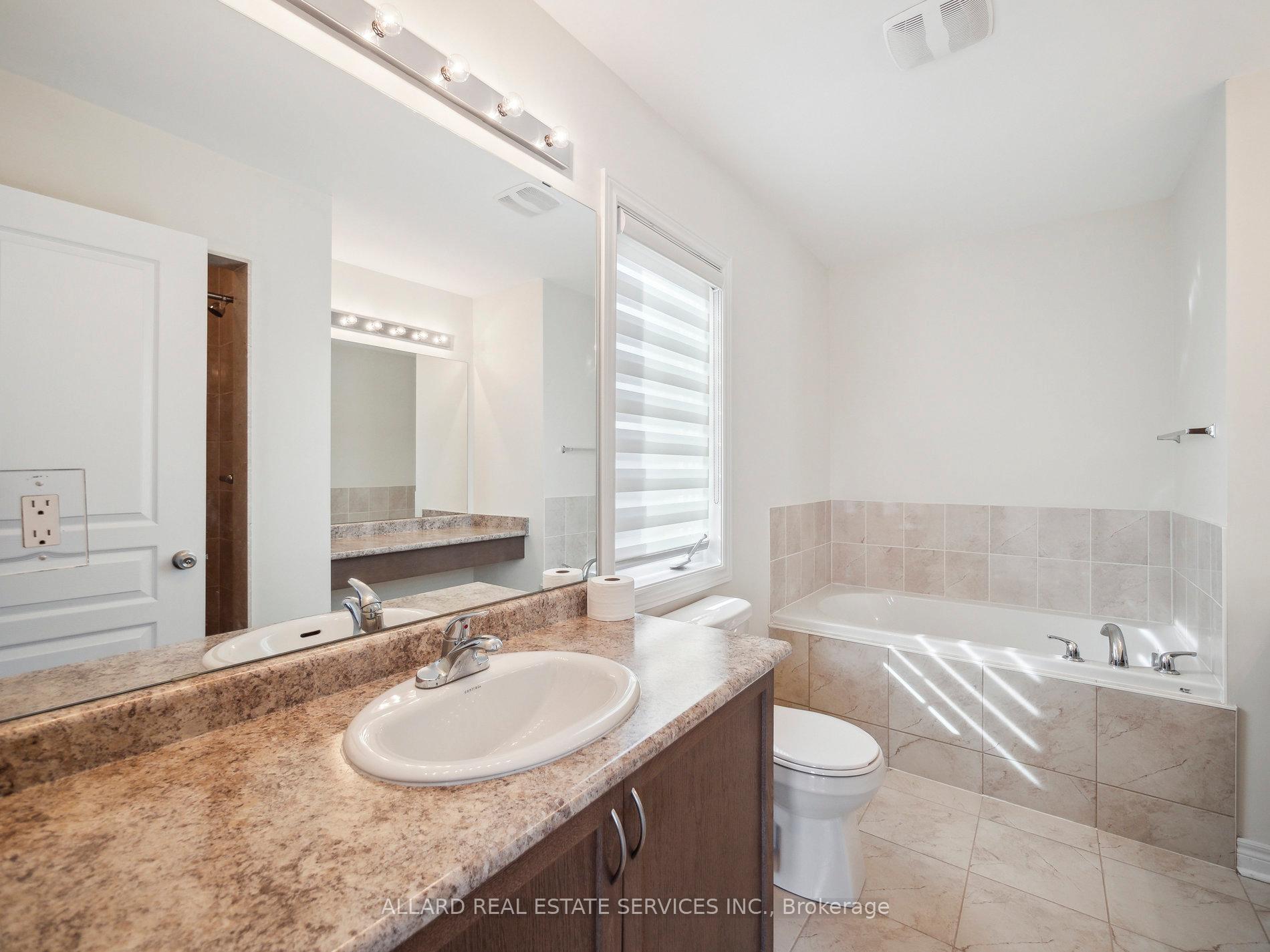 Photo 21 of 545 Cornell Centre Boulevard, Markham, Cornell — HOMEH