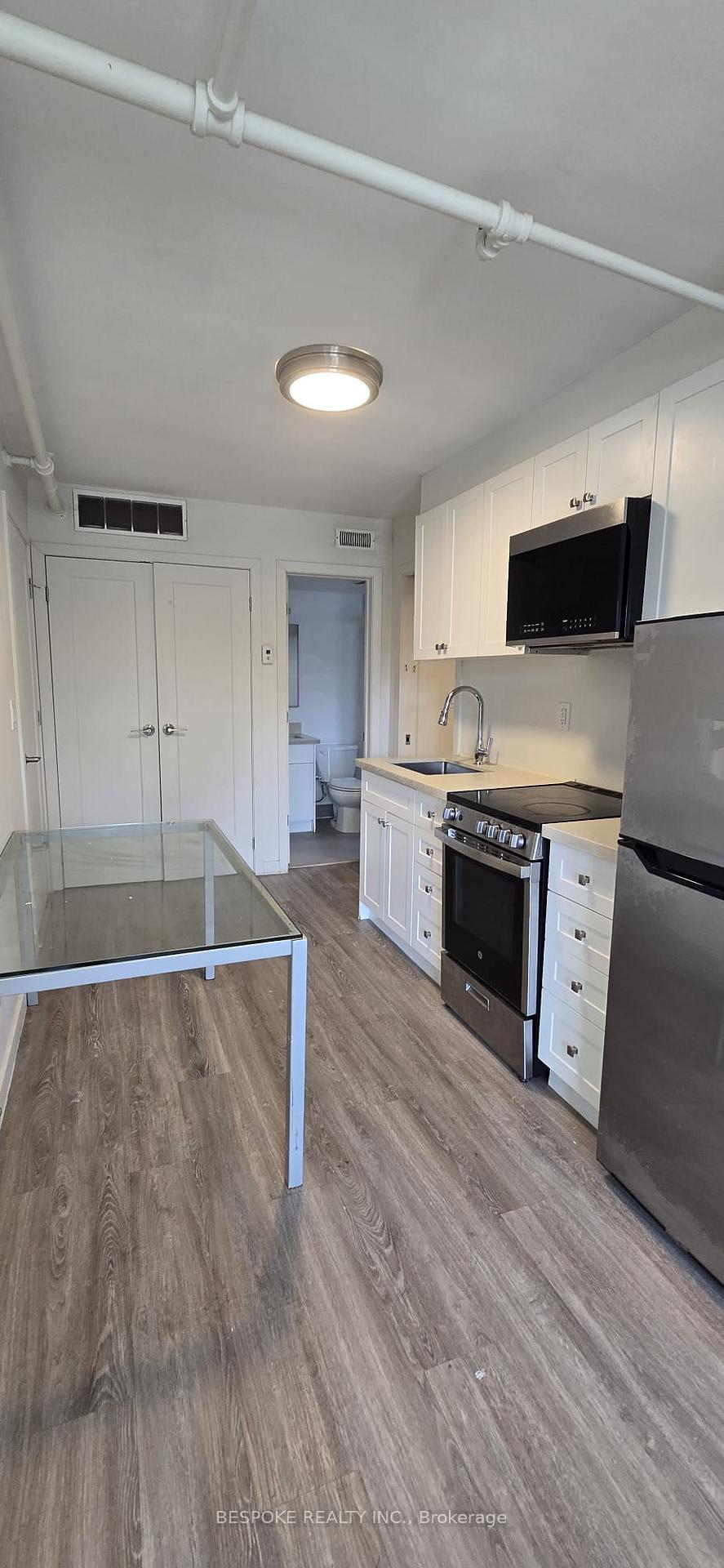 Front of Unit 2, 288 Eglinton Avenue W