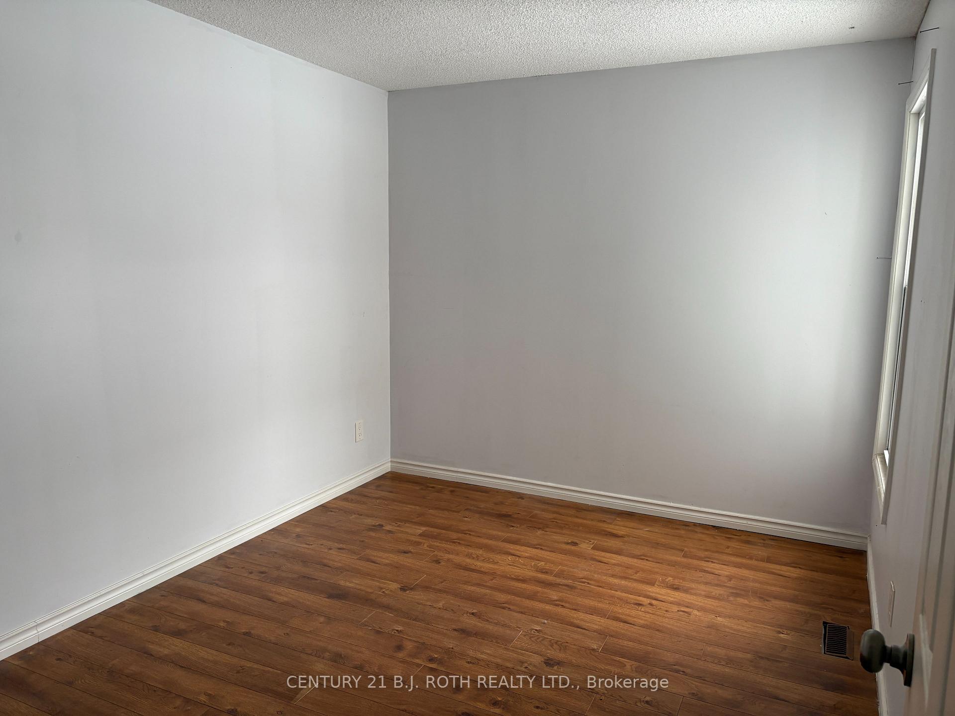 Photo 6 of 23 Bluejay Drive, Barrie, Cundles East — HOMEH