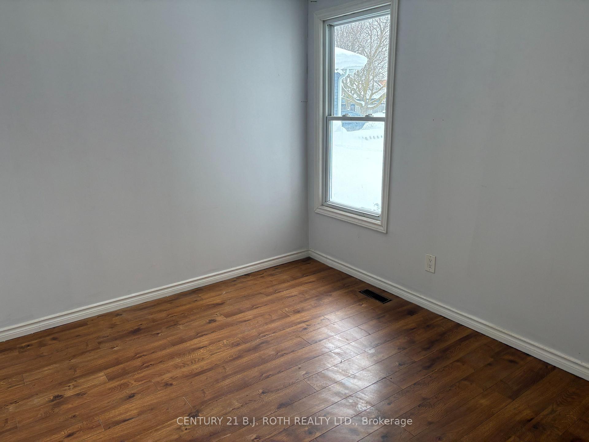Photo 7 of 23 Bluejay Drive, Barrie, Cundles East — HOMEH