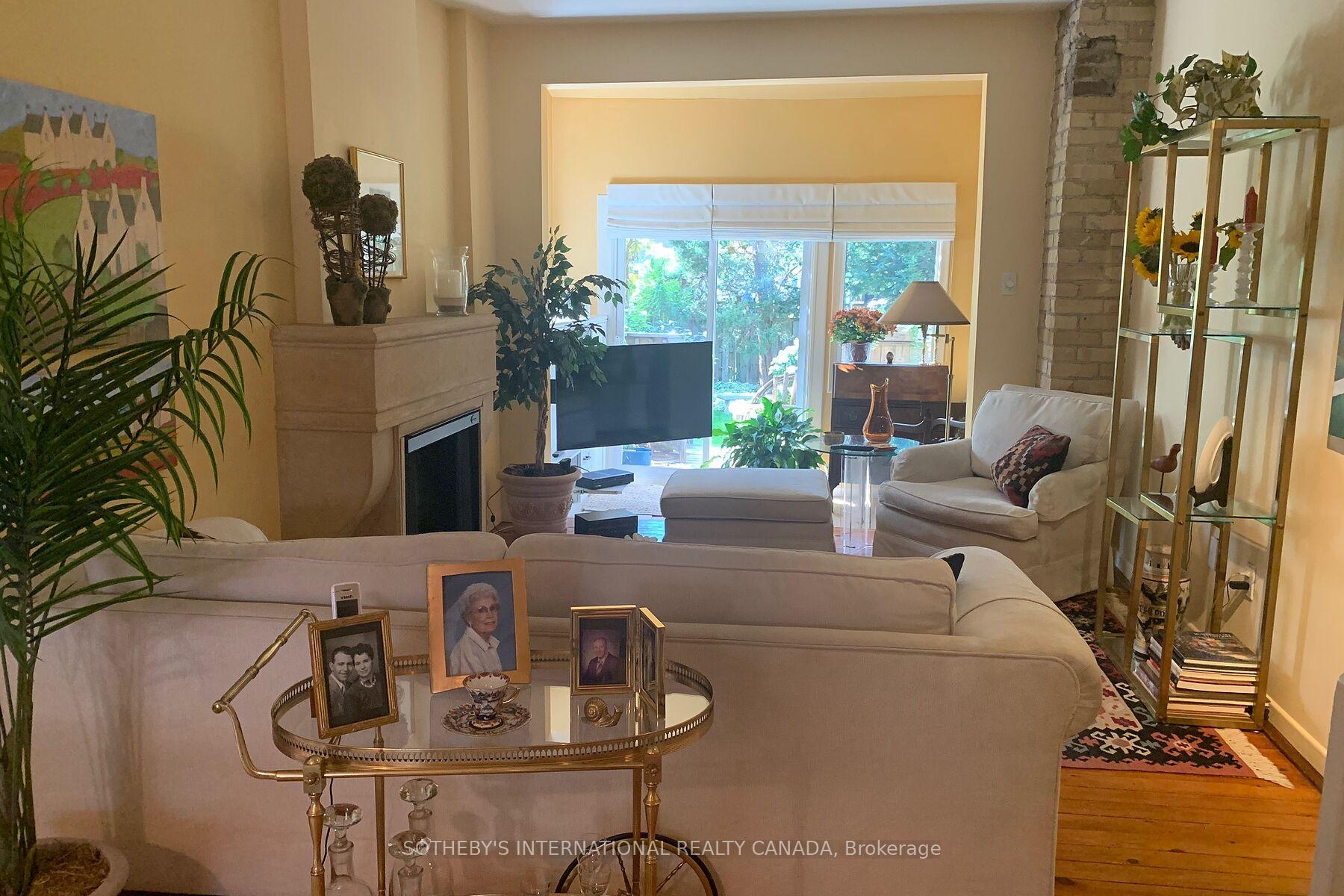 Photo 3 of 218 De Grassi Street, Toronto, South Riverdale — HOMEH