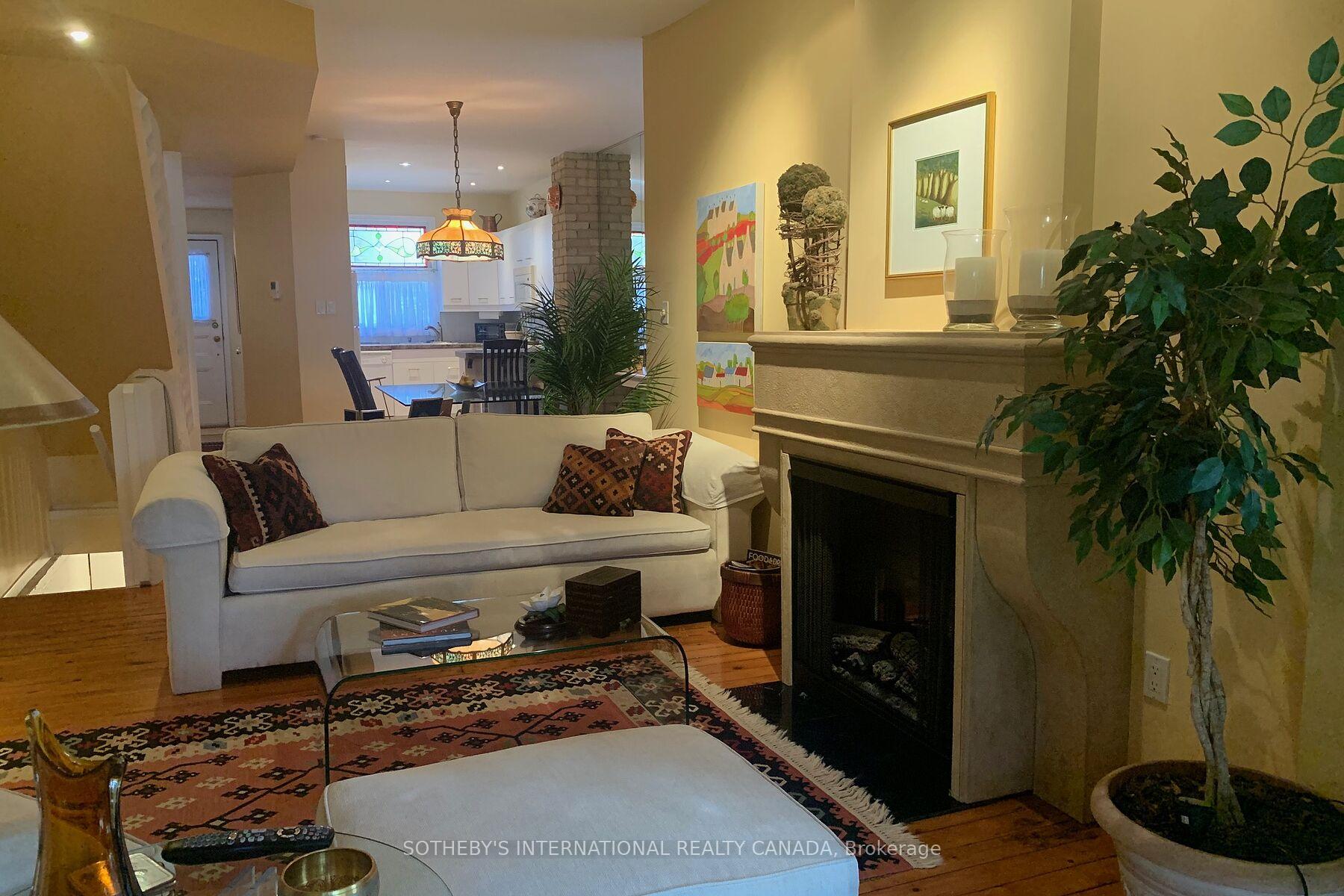 Photo 4 of 218 De Grassi Street, Toronto, South Riverdale — HOMEH