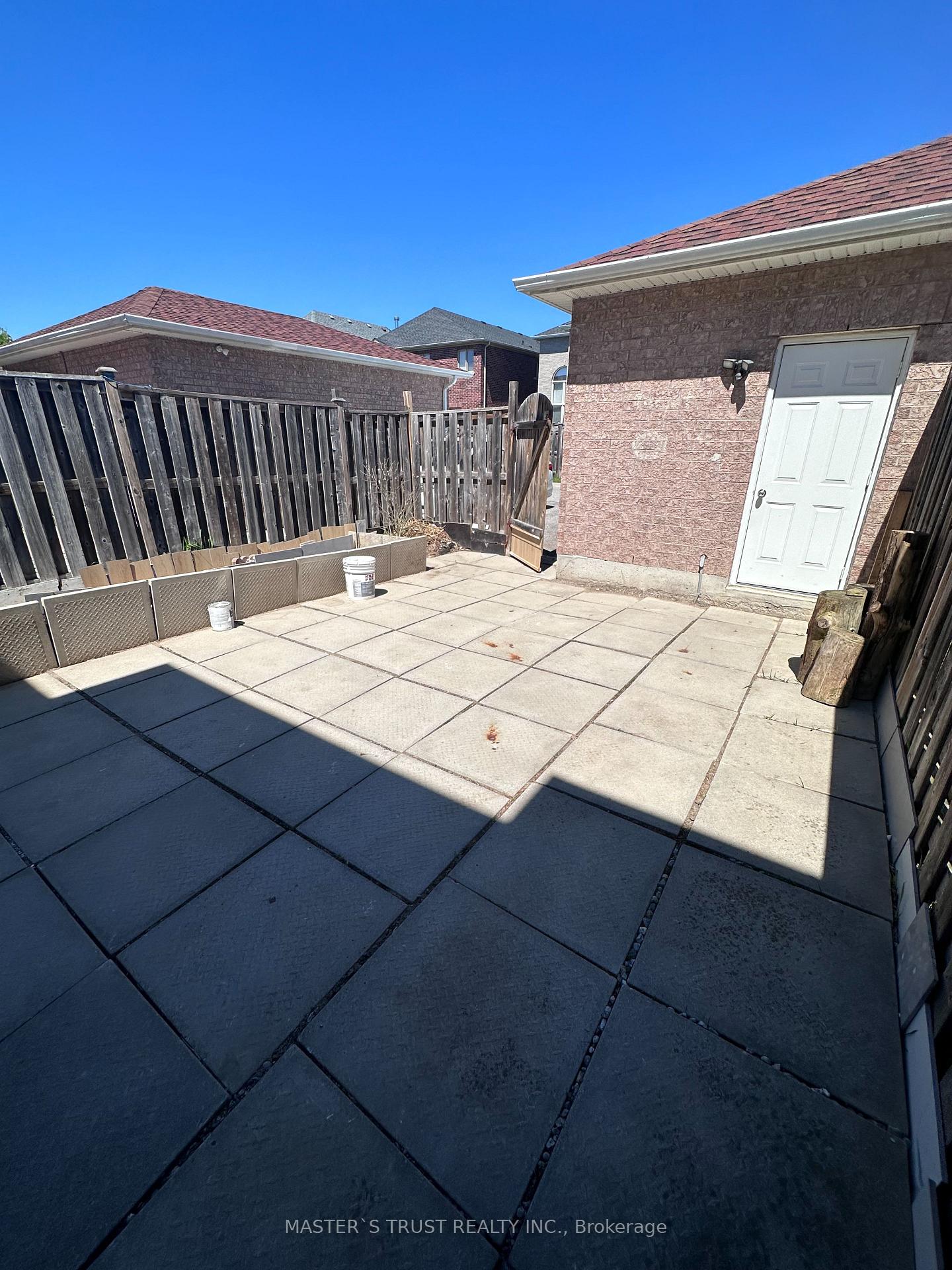 Photo 10 of 42 Ian Baron Avenue, Markham, Village Green-South Unionville — HOMEH