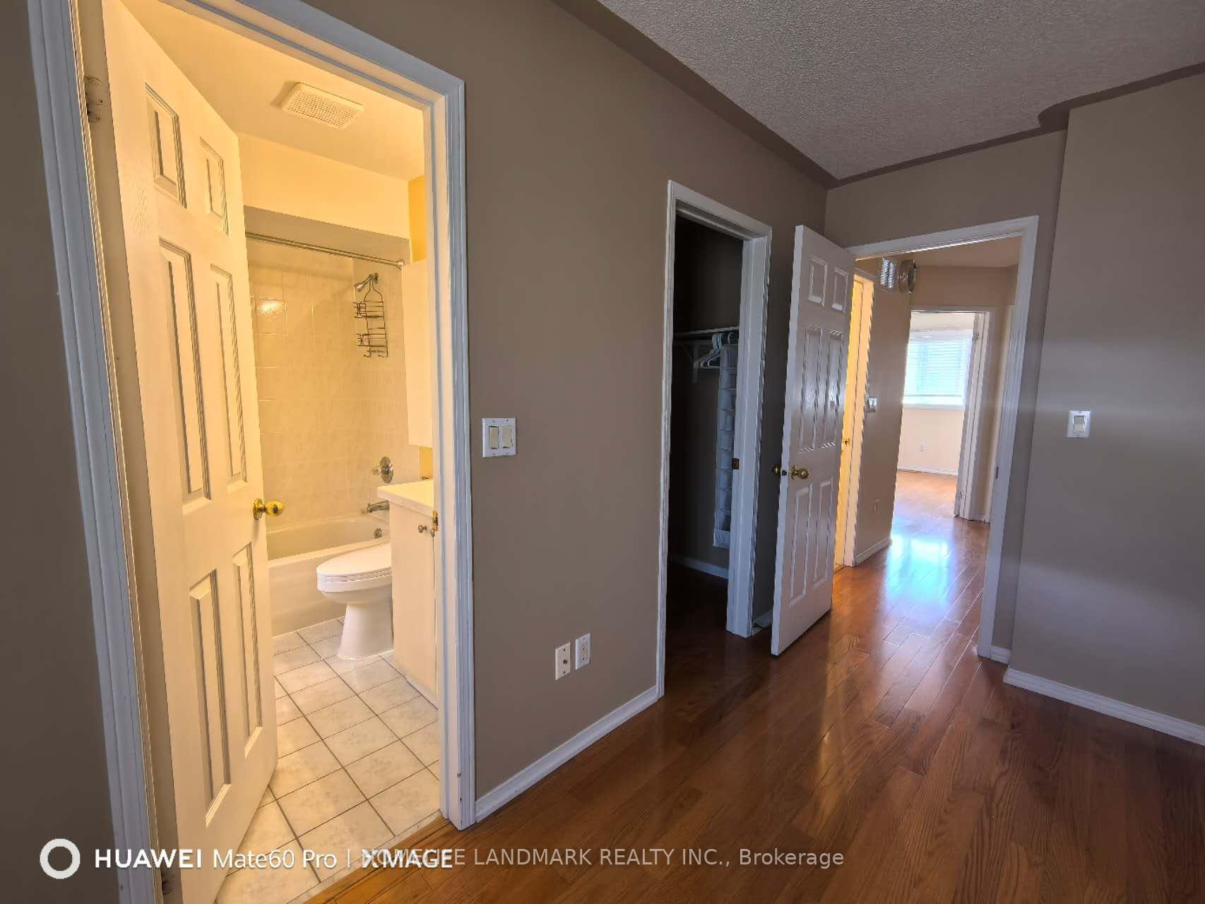 Photo 5 of 328 Cranston Park Avenue, Vaughan, Maple — HOMEH