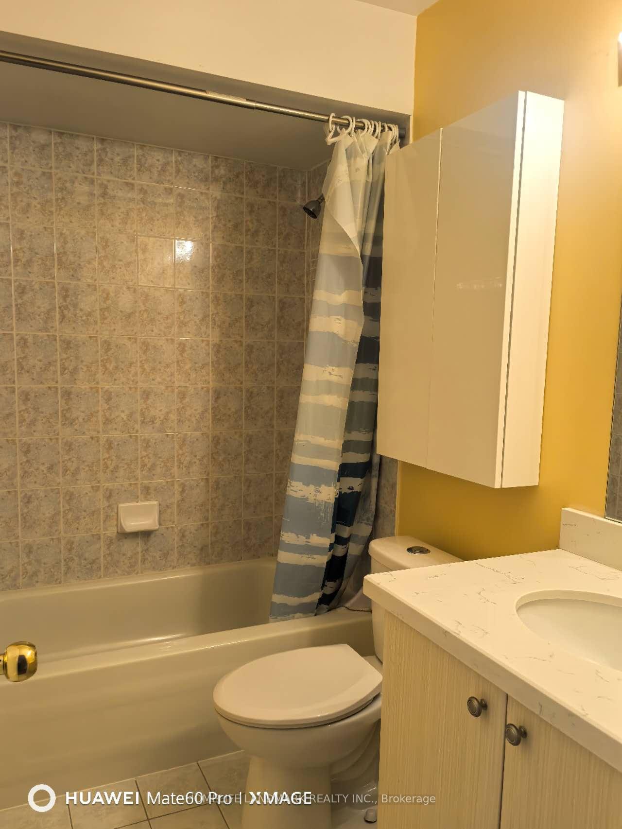 Photo 6 of 328 Cranston Park Avenue, Vaughan, Maple — HOMEH