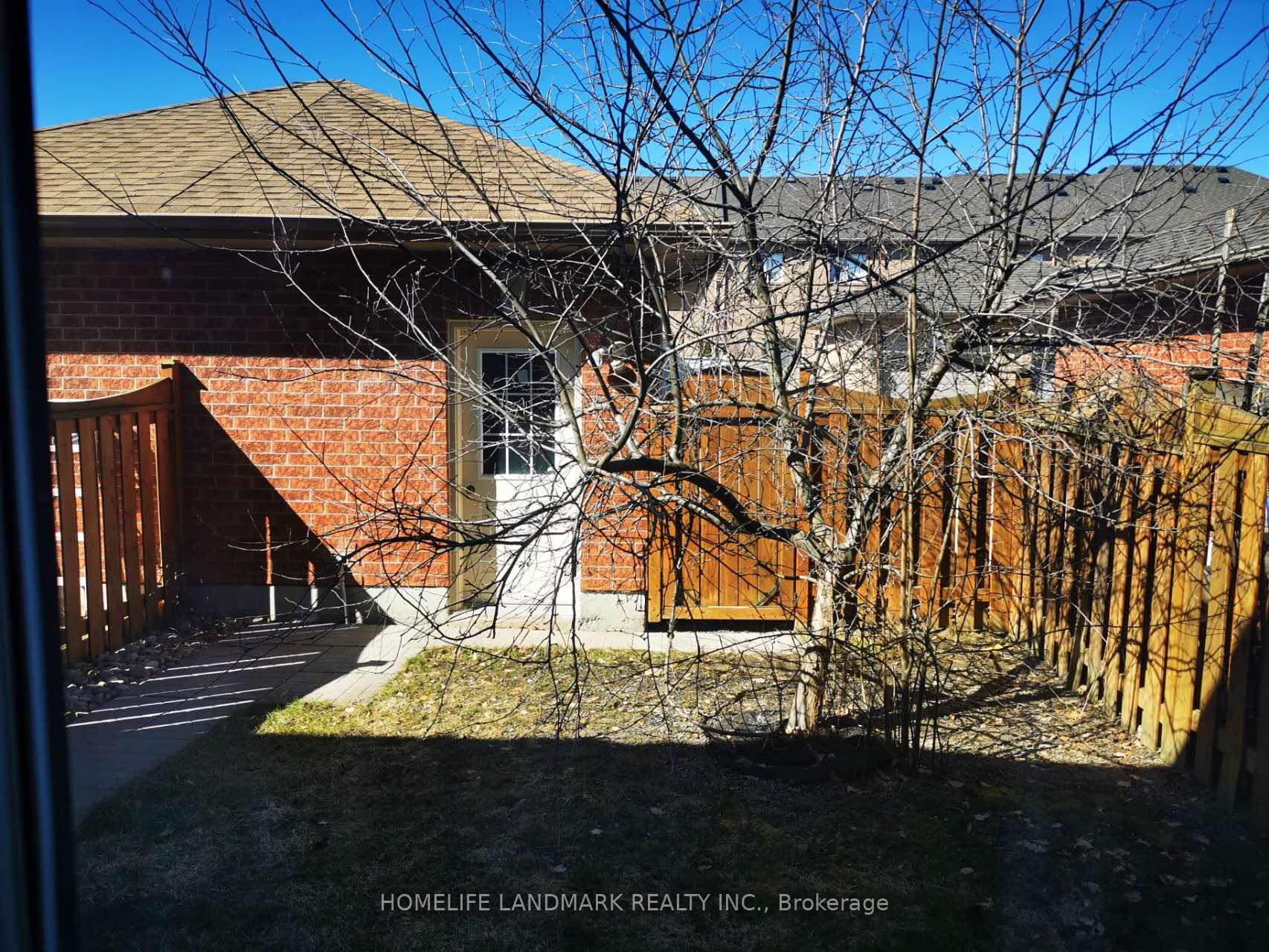 Photo 8 of 328 Cranston Park Avenue, Vaughan, Maple — HOMEH