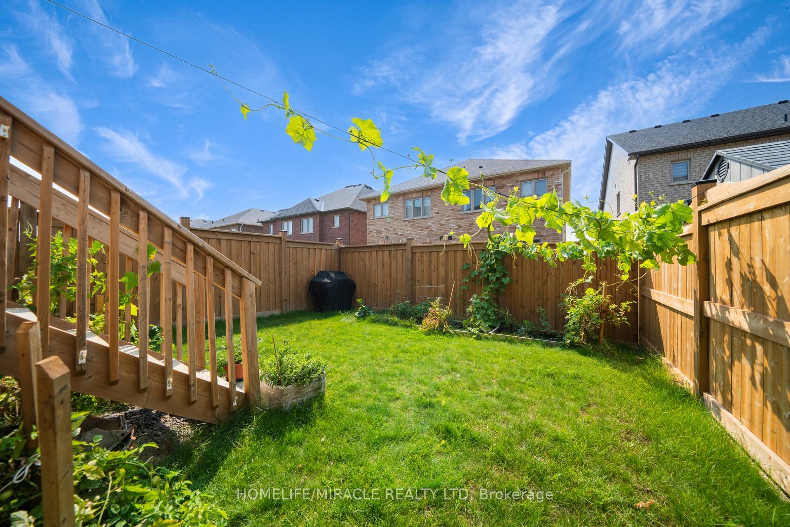 Photo 6 of 63 Auckland Drive, Whitby, Rural Whitby — HOMEH