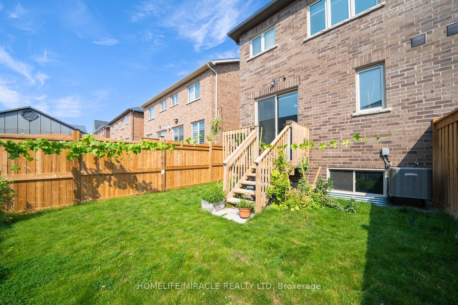 Photo 15 of 63 Auckland Drive, Whitby, Rural Whitby — HOMEH