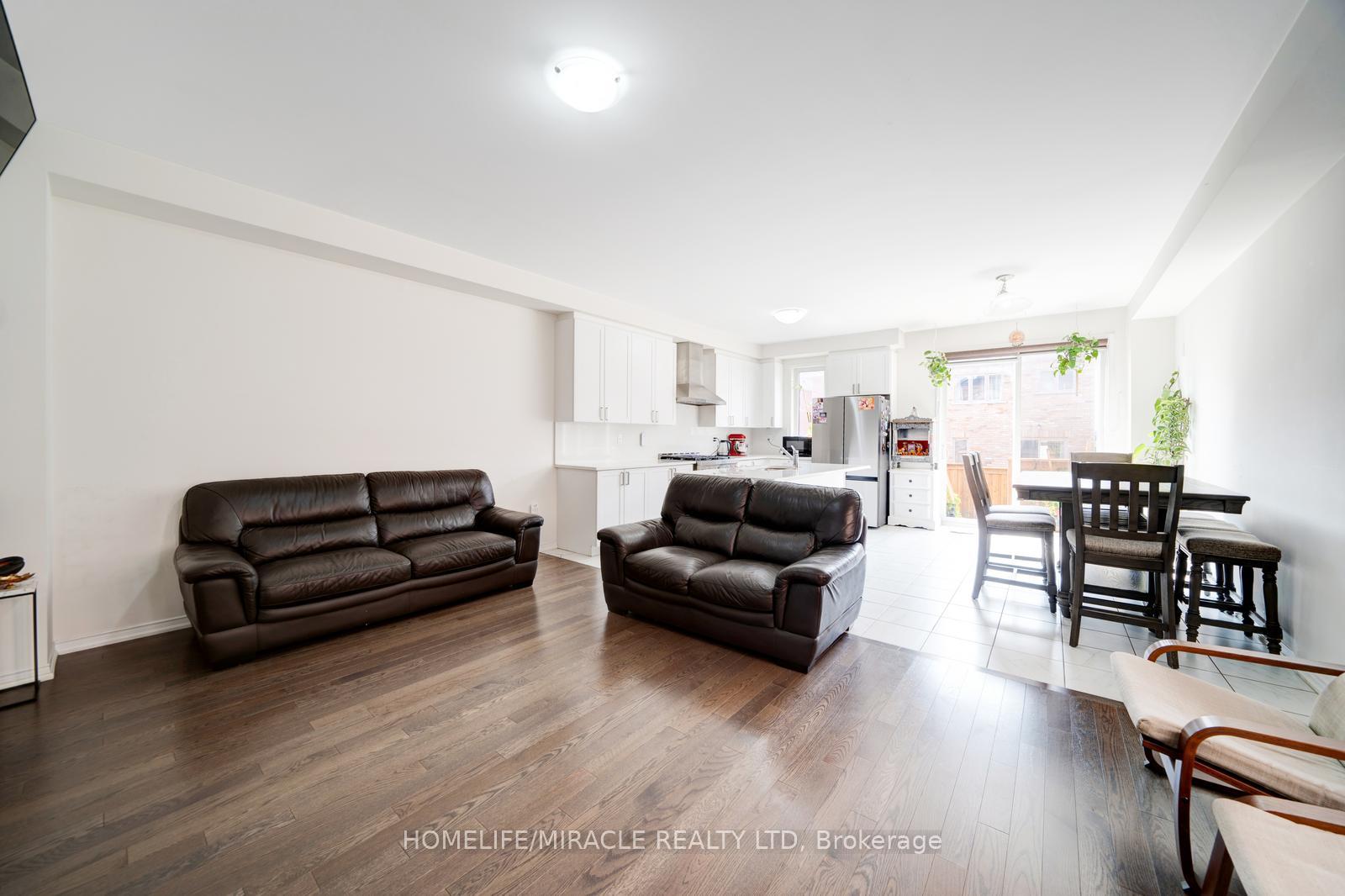 Photo 8 of 63 Auckland Drive, Whitby, Rural Whitby — HOMEH