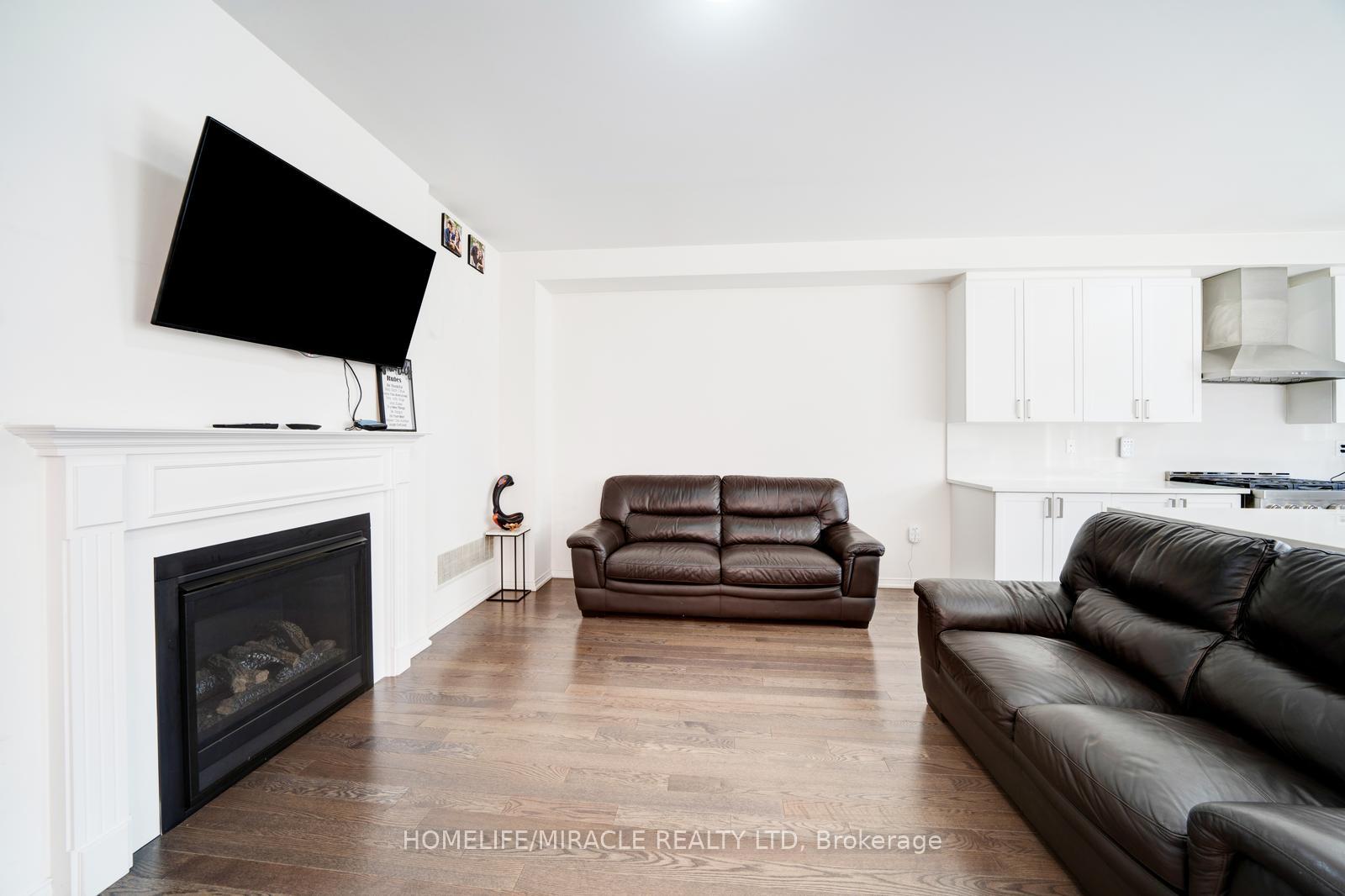 Photo 20 of 63 Auckland Drive, Whitby, Rural Whitby — HOMEH