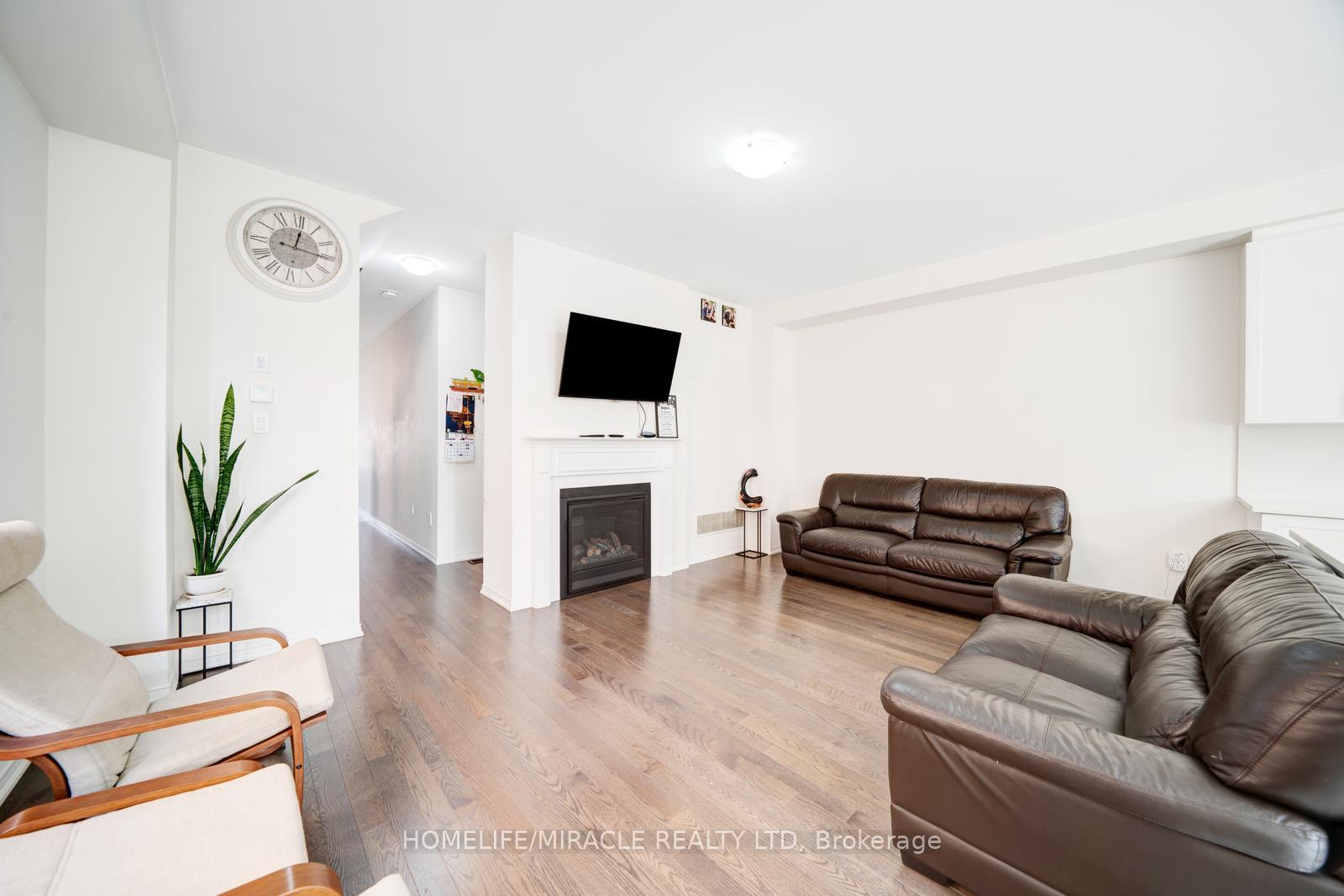 Photo 14 of 63 Auckland Drive, Whitby, Rural Whitby — HOMEH