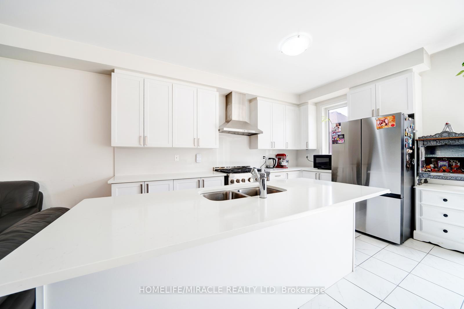 Photo 19 of 63 Auckland Drive, Whitby, Rural Whitby — HOMEH