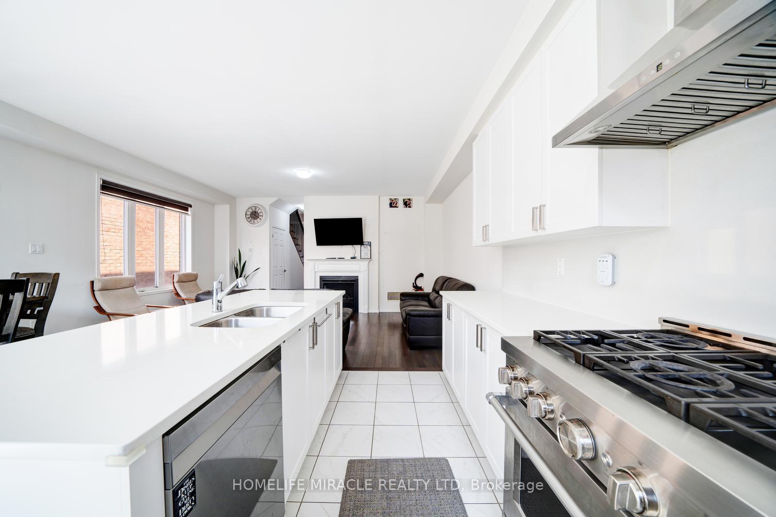 Photo 28 of 63 Auckland Drive, Whitby, Rural Whitby — HOMEH