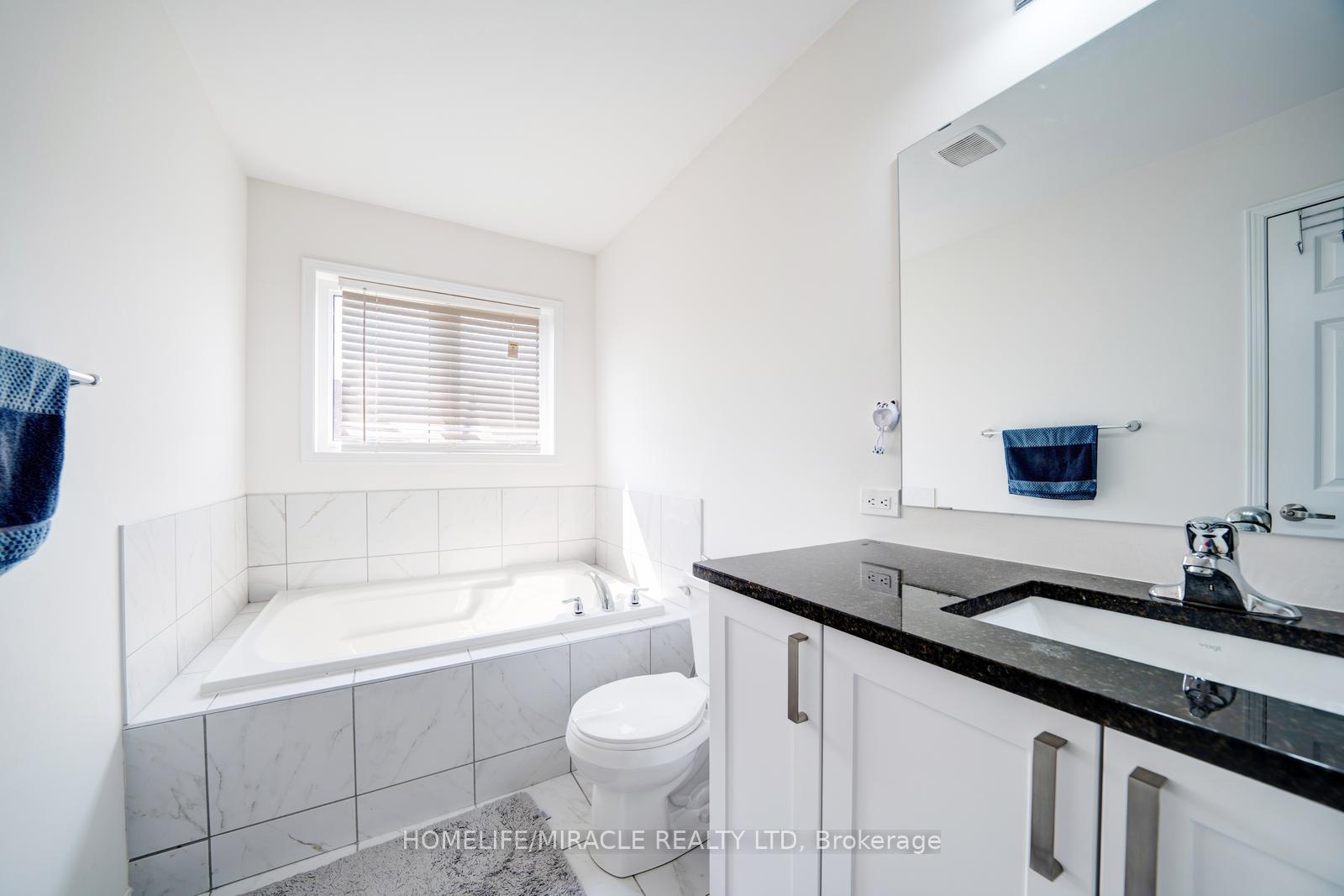 Photo 34 of 63 Auckland Drive, Whitby, Rural Whitby — HOMEH