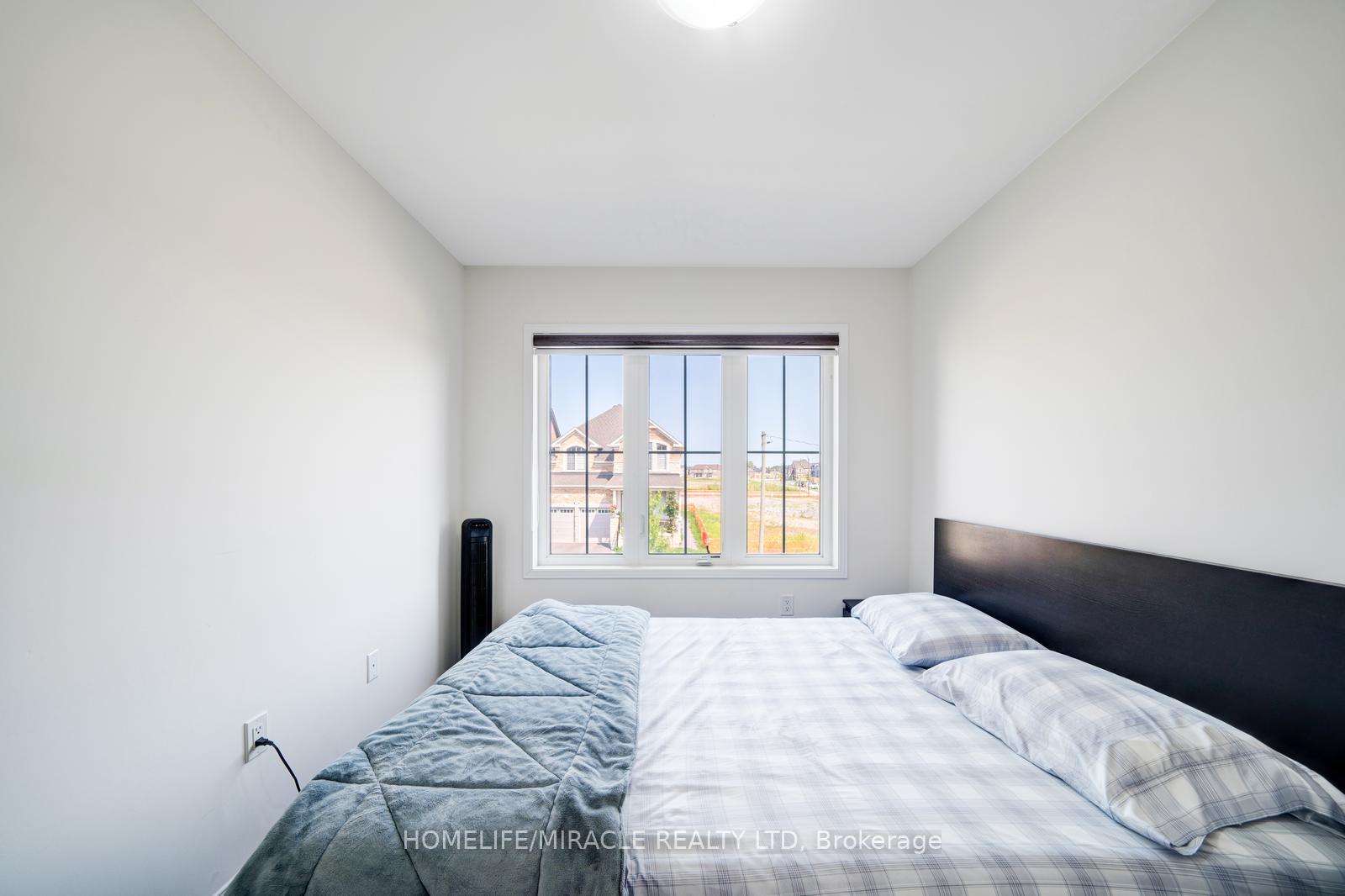 Photo 43 of 63 Auckland Drive, Whitby, Rural Whitby — HOMEH