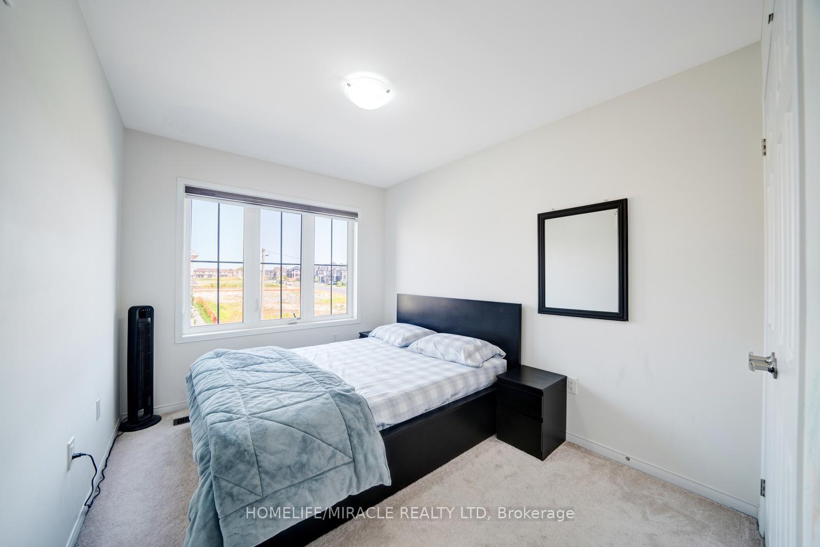 Photo 45 of 63 Auckland Drive, Whitby, Rural Whitby — HOMEH