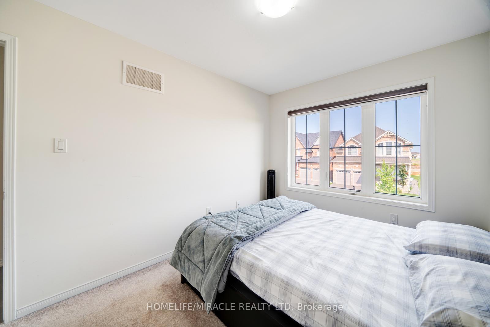 Photo 42 of 63 Auckland Drive, Whitby, Rural Whitby — HOMEH