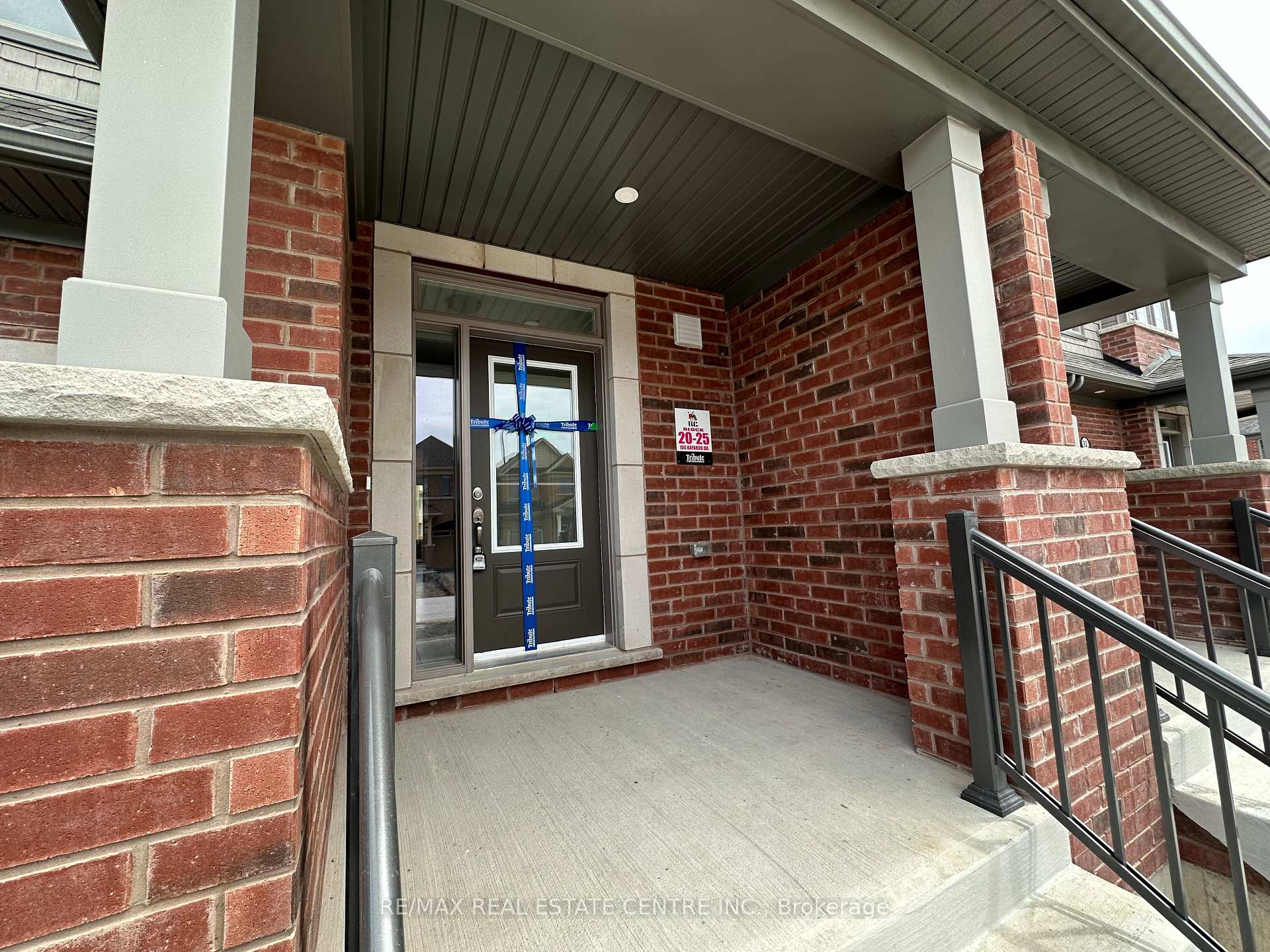 Photo 3 of 100 Bayardo Drive, Oshawa, Windfields — HOMEH