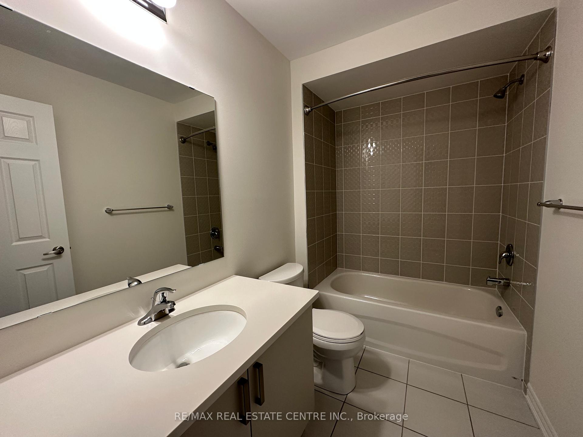 Photo 10 of 100 Bayardo Drive, Oshawa, Windfields — HOMEH