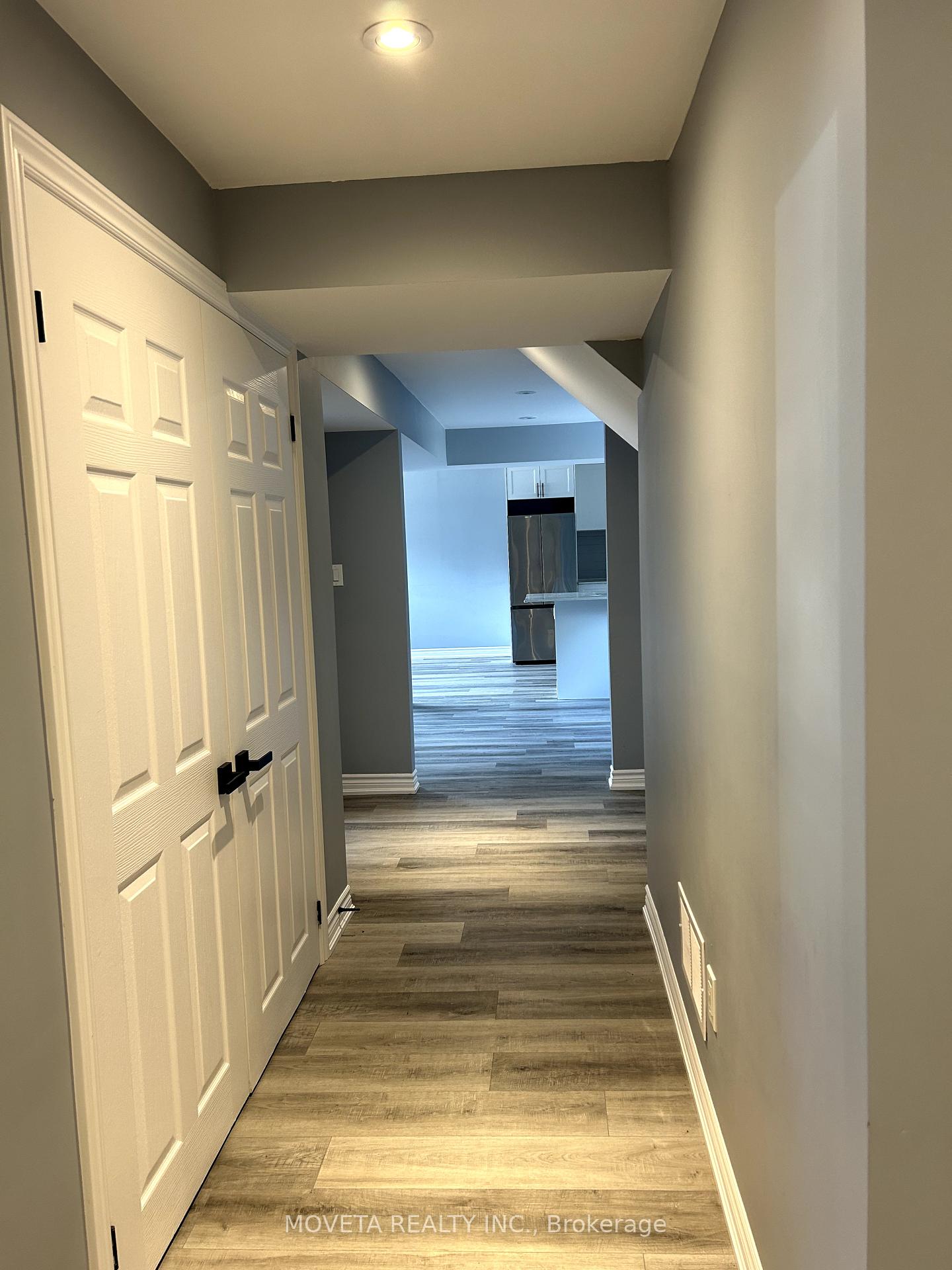 Photo 6 of 111 Essa Road, Barrie, Allandale — HOMEH