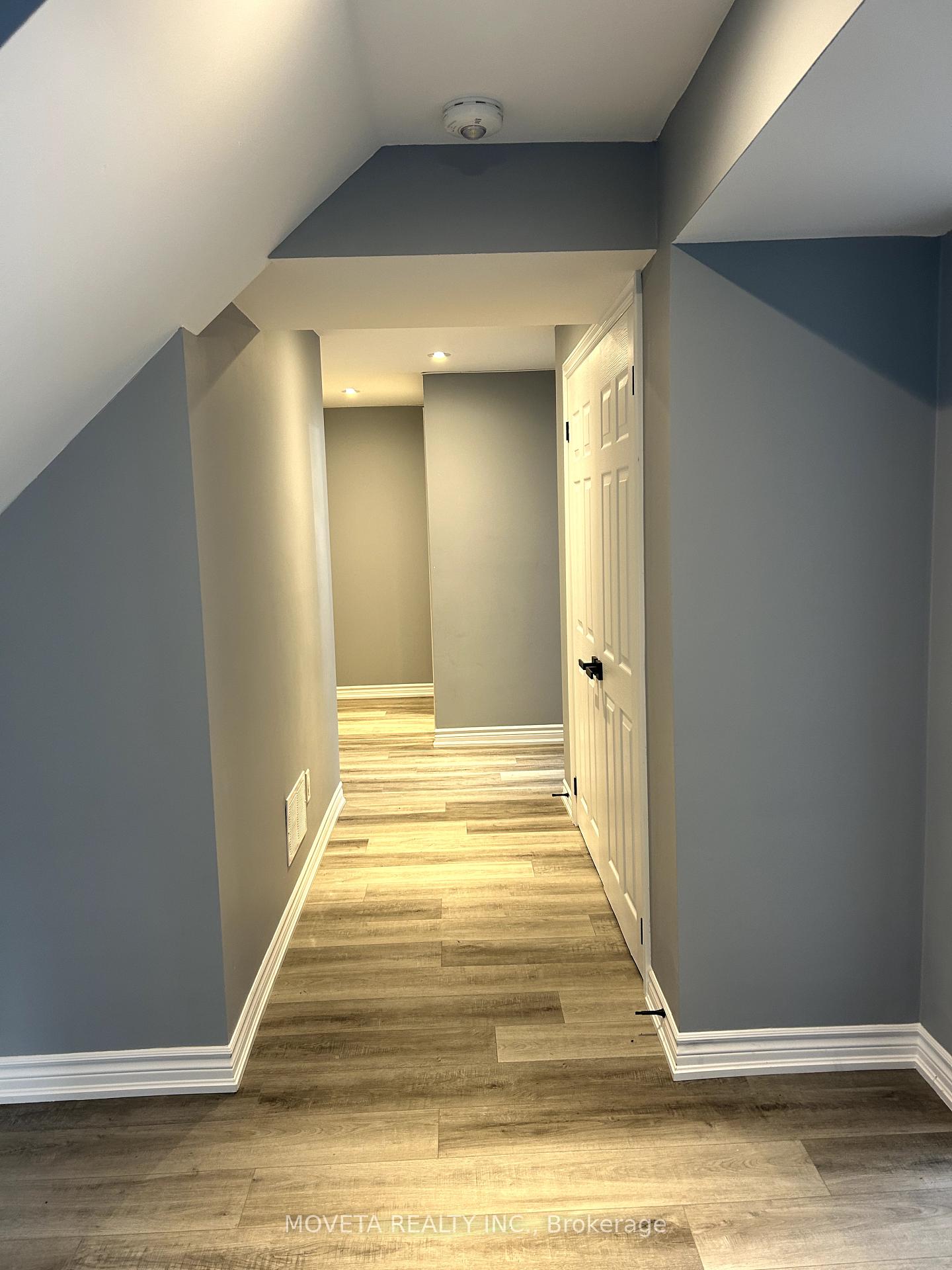 Photo 13 of 111 Essa Road, Barrie, Allandale — HOMEH