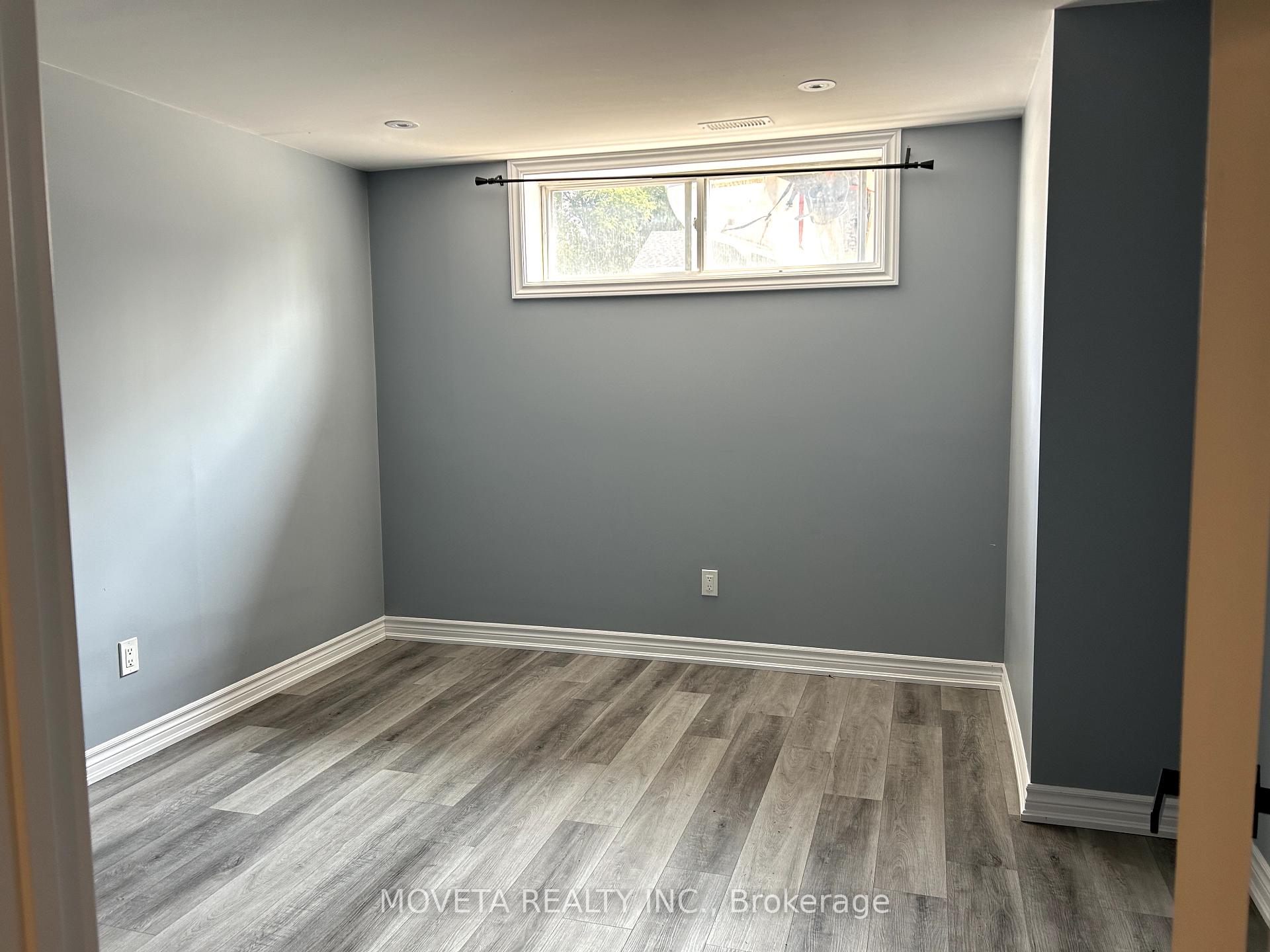 Photo 14 of 111 Essa Road, Barrie, Allandale — HOMEH