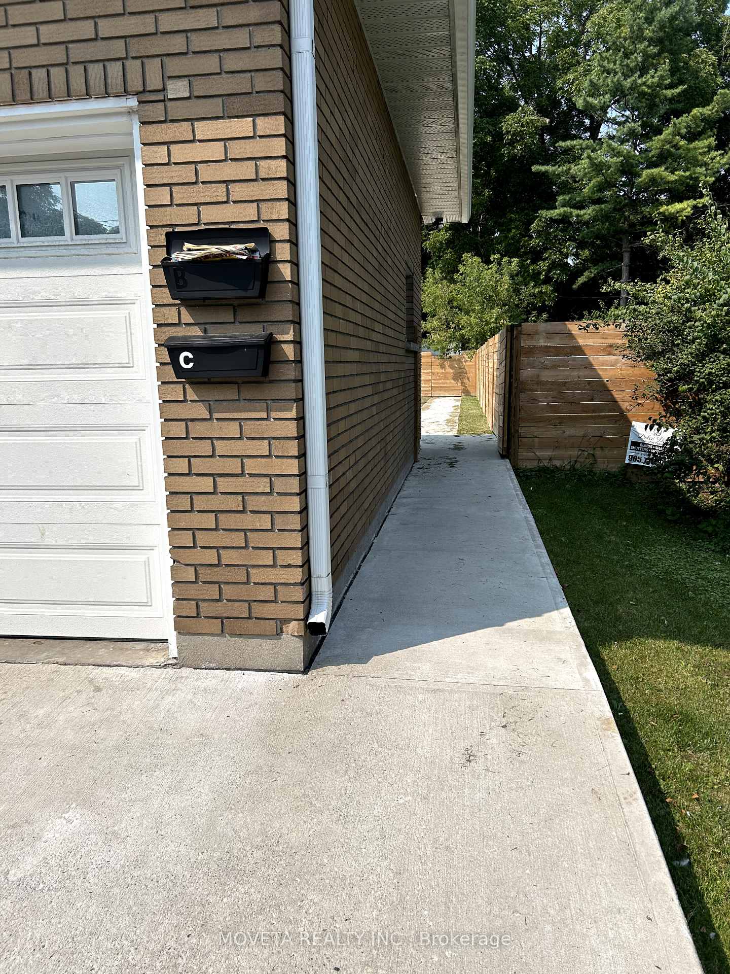 Photo 18 of 111 Essa Road, Barrie, Allandale — HOMEH