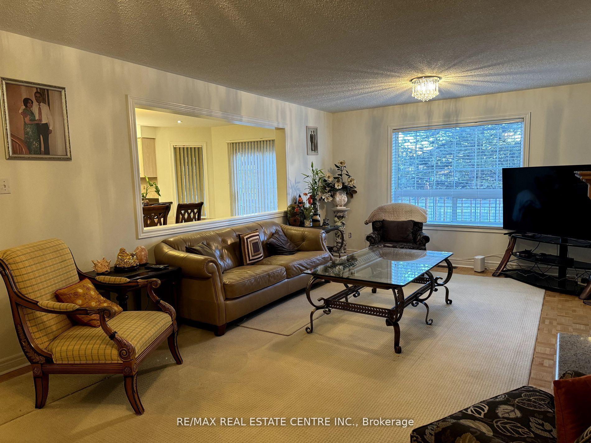 Photo 8 of 40 Giza Crescent, Brampton, Sandringham-Wellington — HOMEH