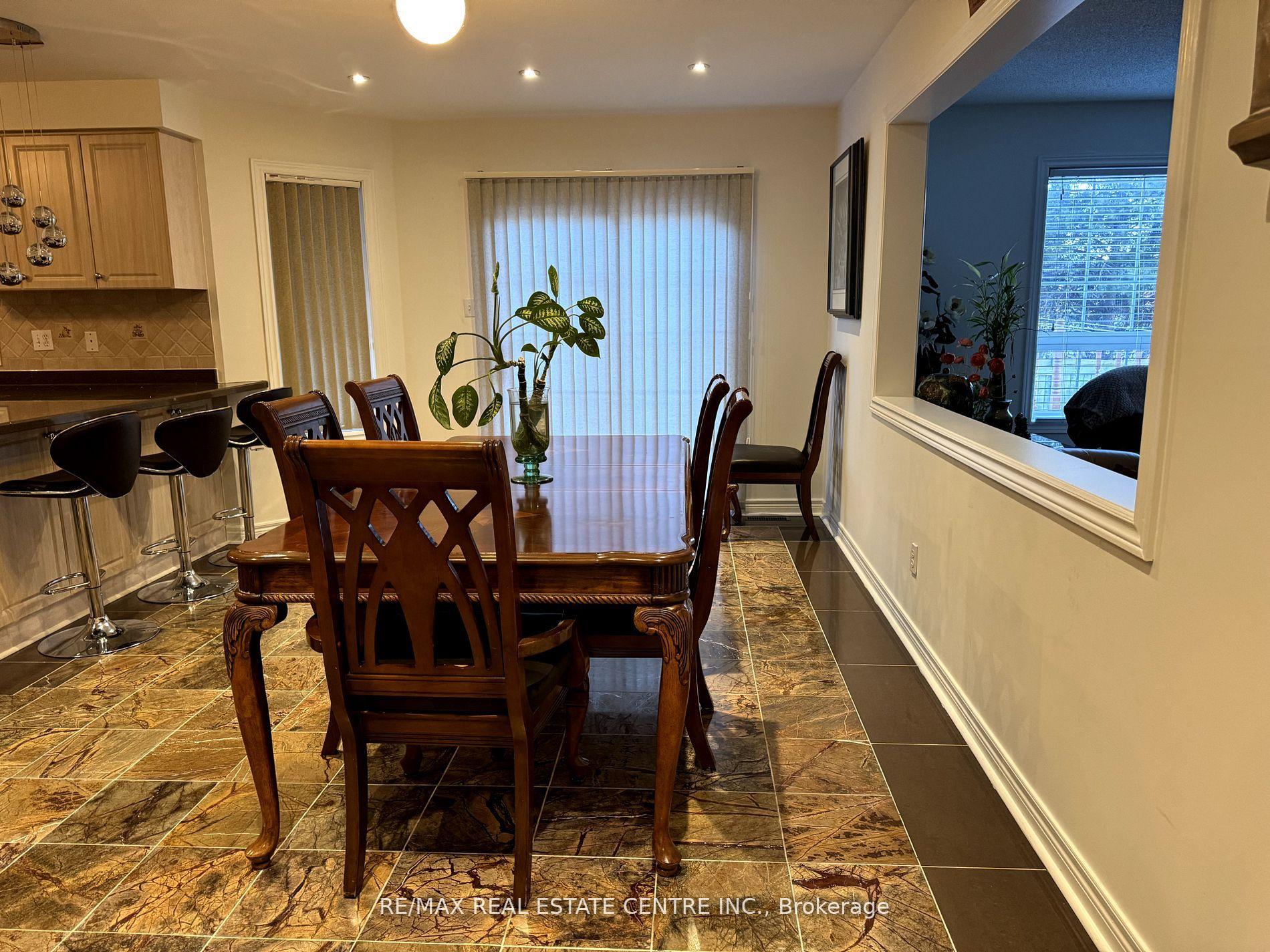 Photo 3 of 40 Giza Crescent, Brampton, Sandringham-Wellington — HOMEH