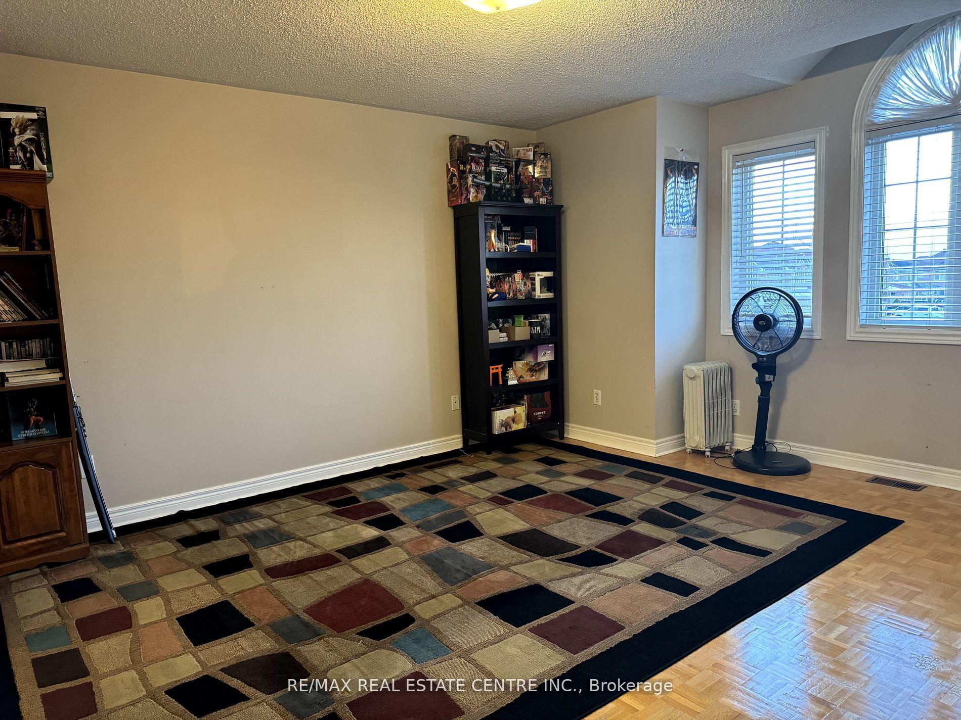 Photo 16 of 40 Giza Crescent, Brampton, Sandringham-Wellington — HOMEH