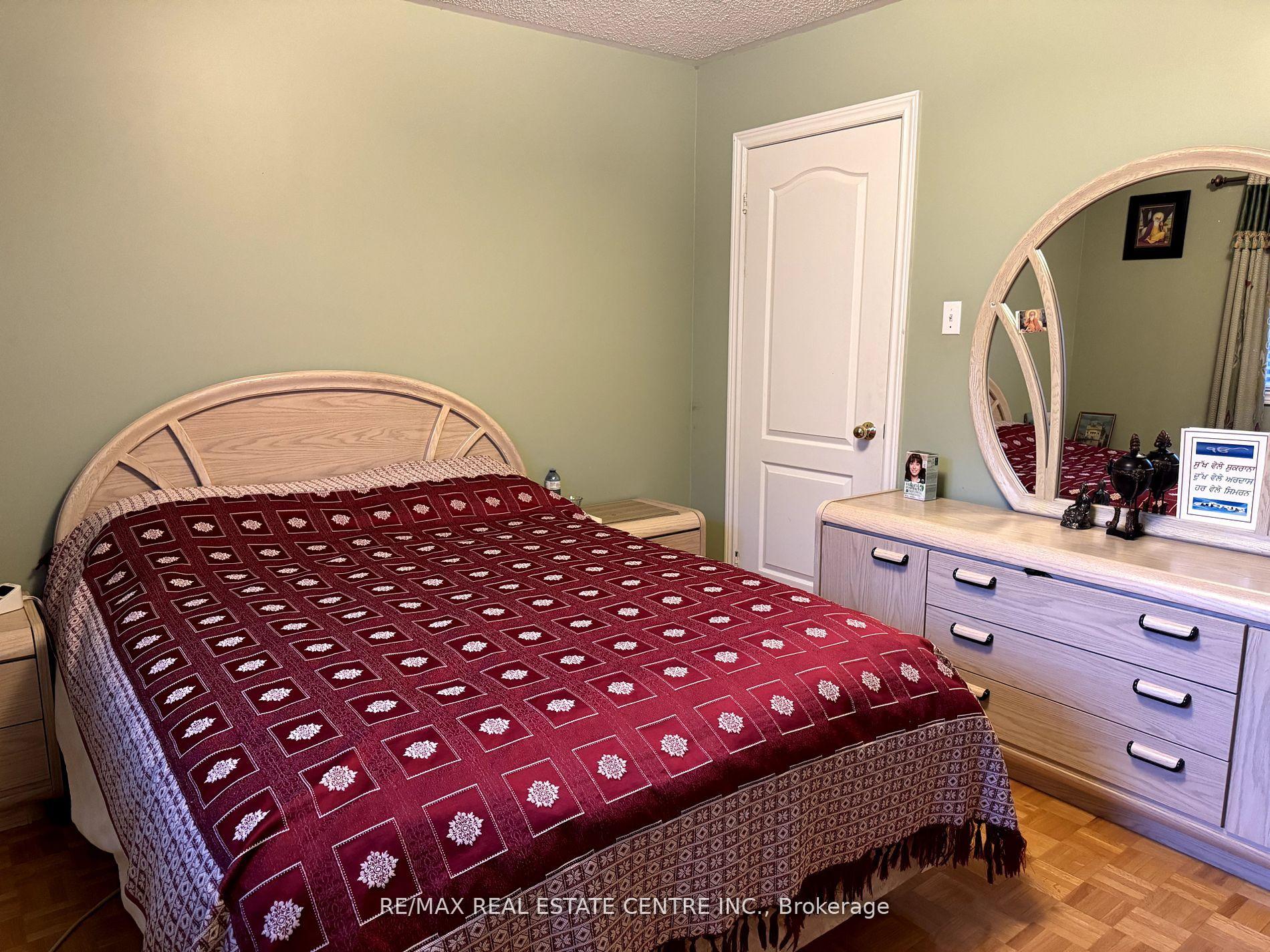 Photo 13 of 40 Giza Crescent, Brampton, Sandringham-Wellington — HOMEH