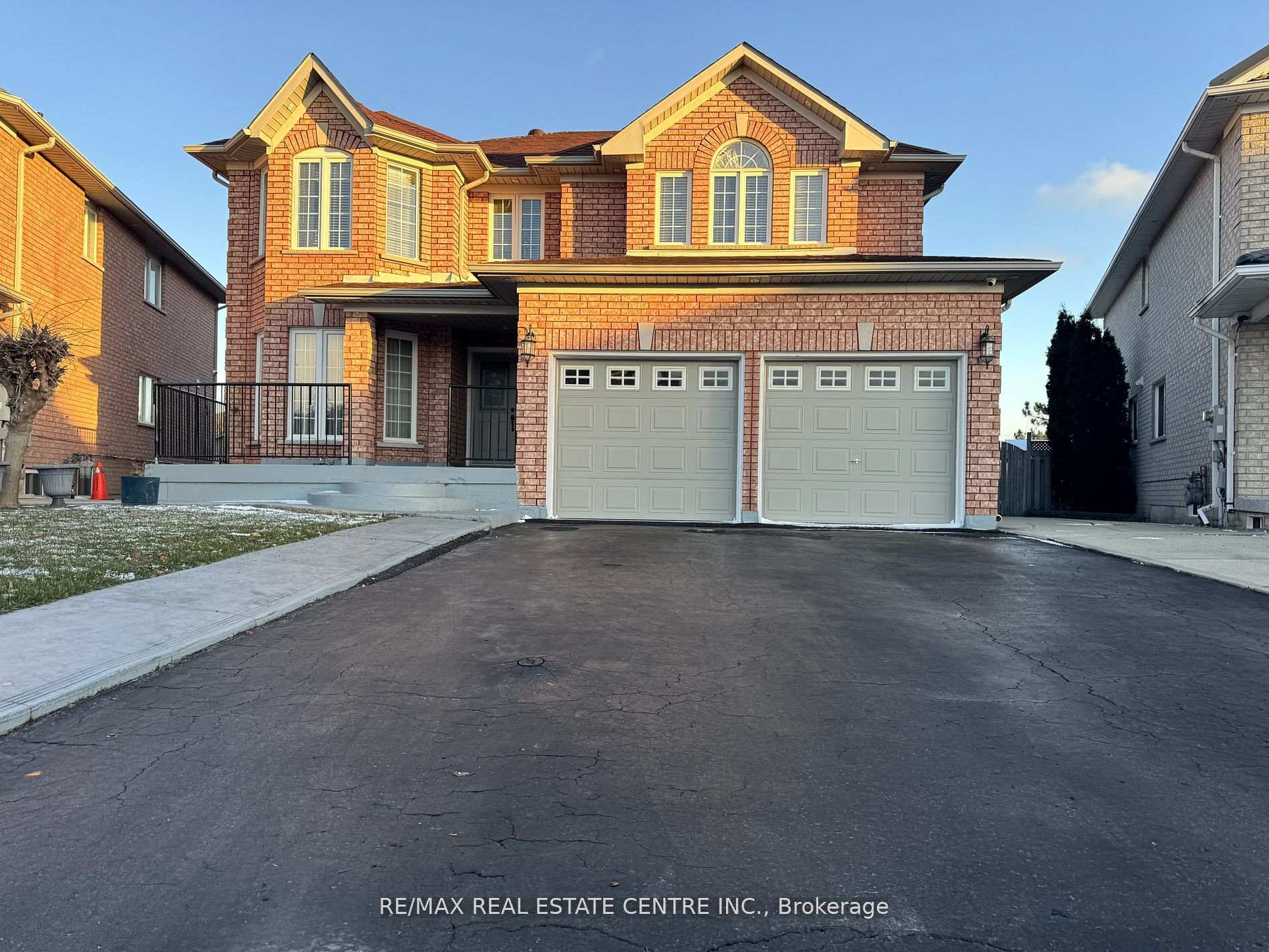 Photo 26 of 40 Giza Crescent, Brampton, Sandringham-Wellington — HOMEH