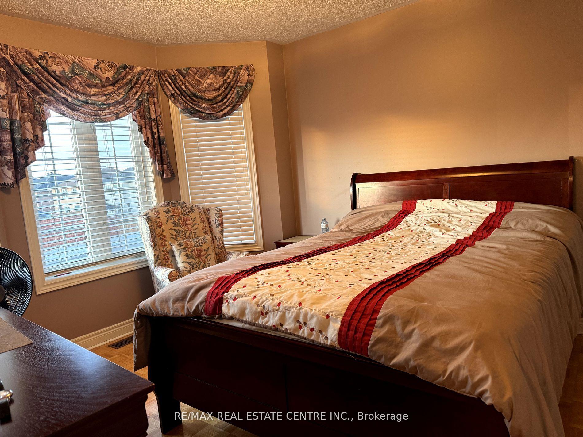 Photo 30 of 40 Giza Crescent, Brampton, Sandringham-Wellington — HOMEH