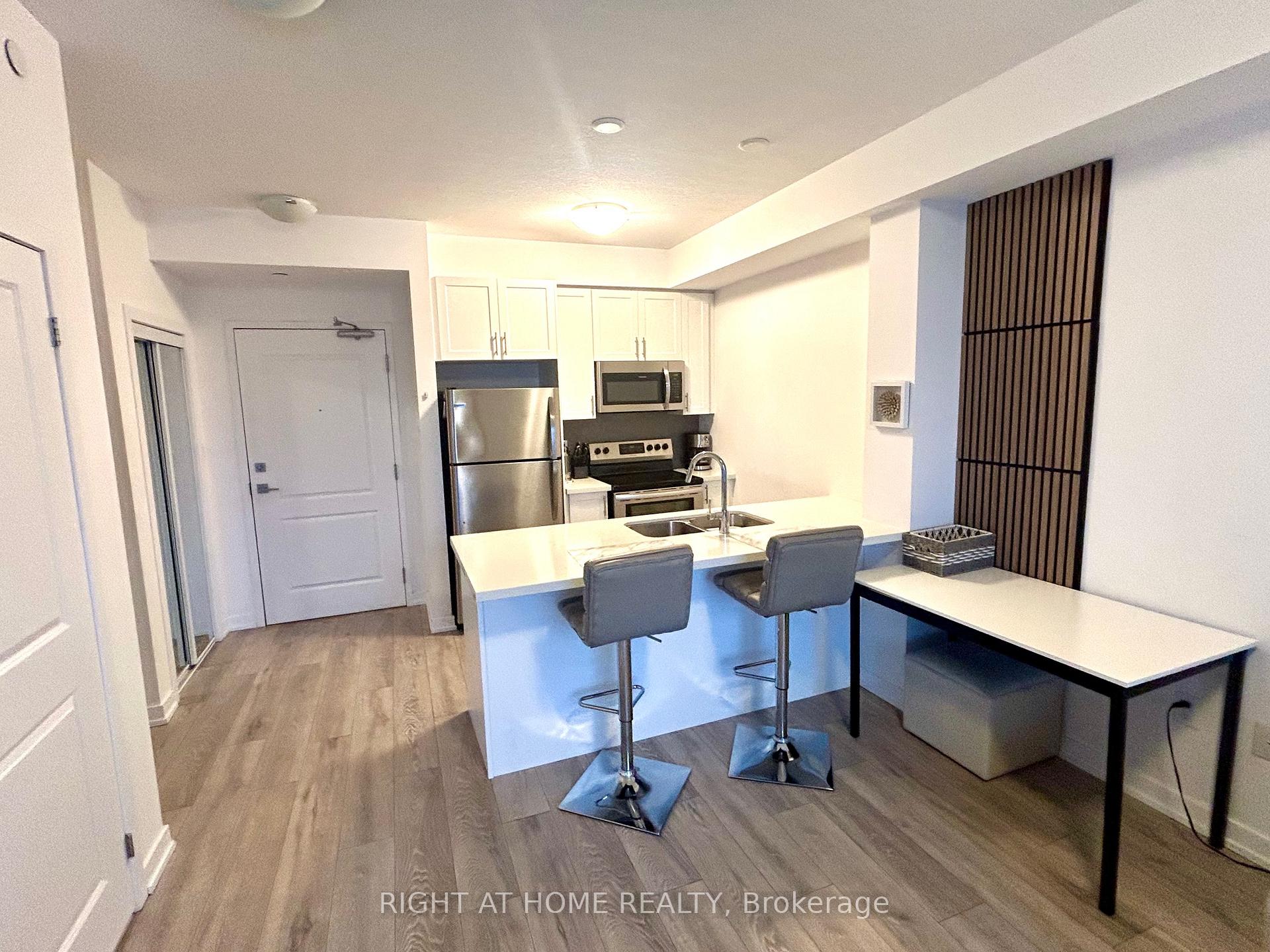 Photo 2 of Unit 227, 125 Shoreview Place, Hamilton, Lakeshore — HOMEH