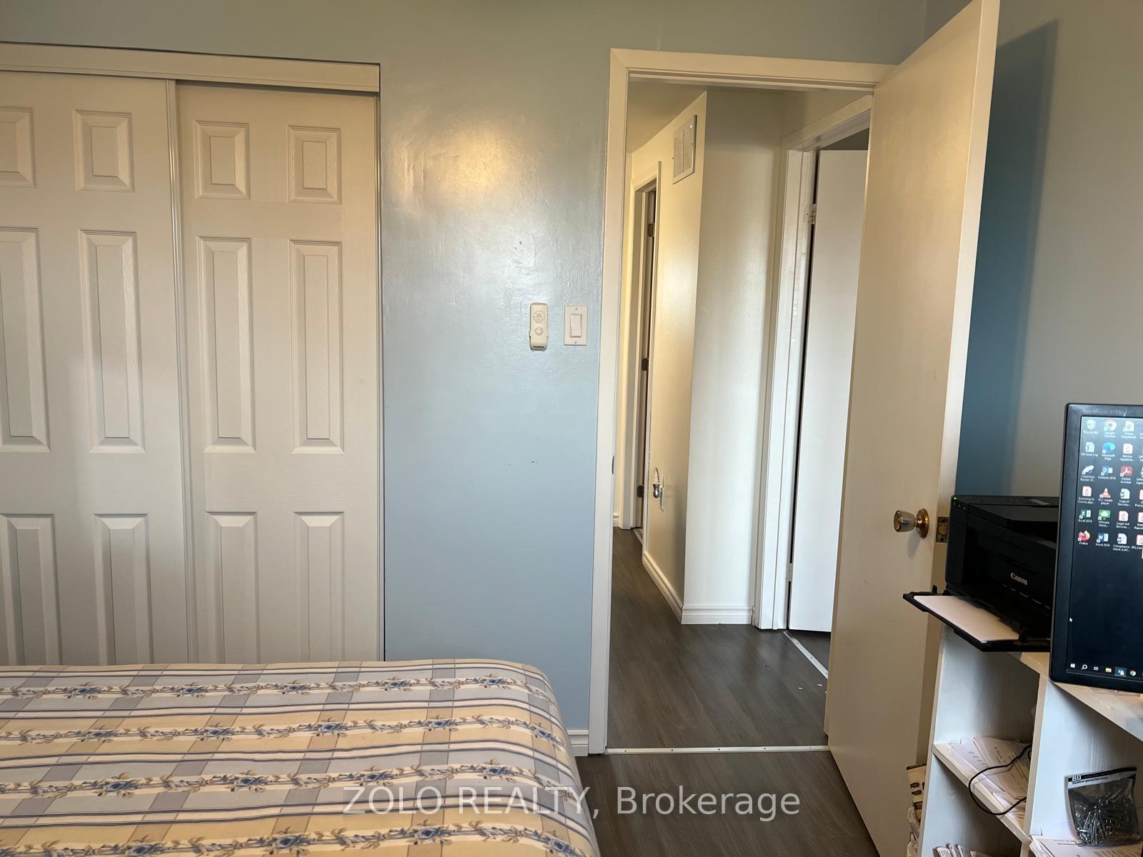 Photo 19 of 147 Burns - Upper Level Circle, Barrie, Letitia Heights — HOMEH