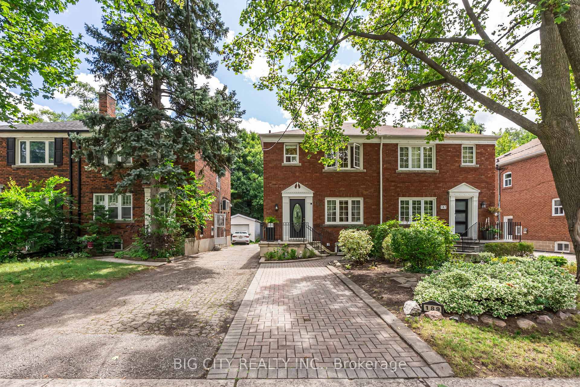 Front of Unit Main, 189 Donlea Drive