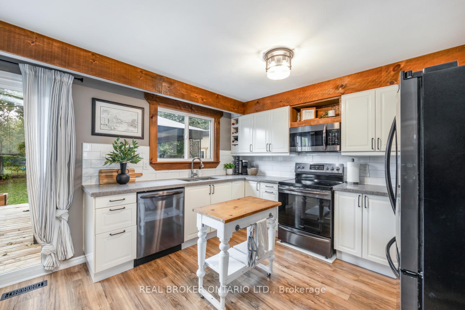 Photo 1 of 96 Martin Road, Clarington, Bowmanville — HOMEH