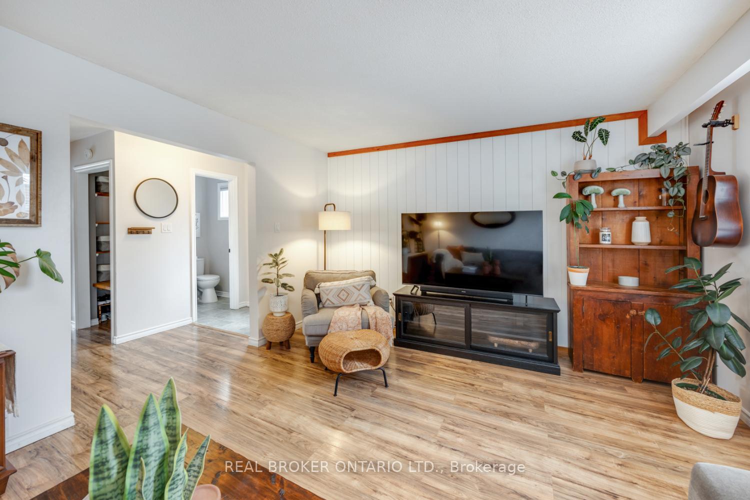Photo 4 of 96 Martin Road, Clarington, Bowmanville — HOMEH