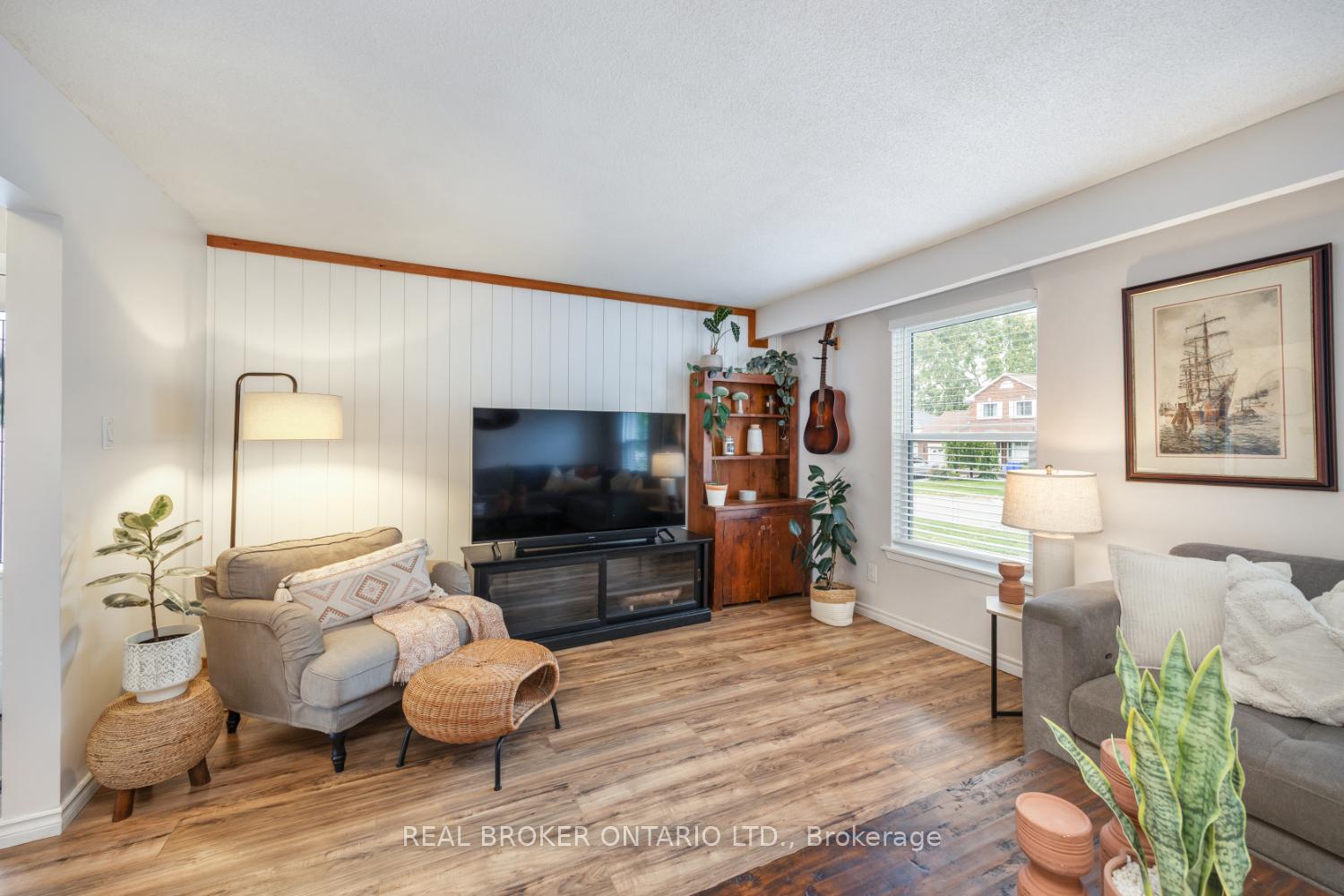 Photo 5 of 96 Martin Road, Clarington, Bowmanville — HOMEH