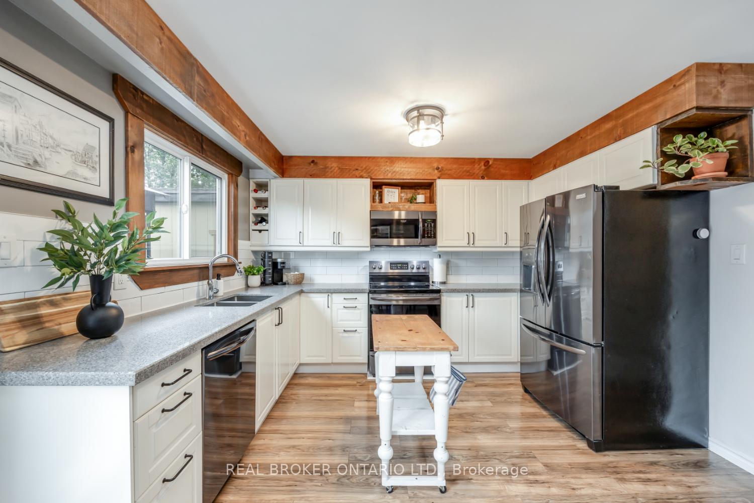Photo 9 of 96 Martin Road, Clarington, Bowmanville — HOMEH