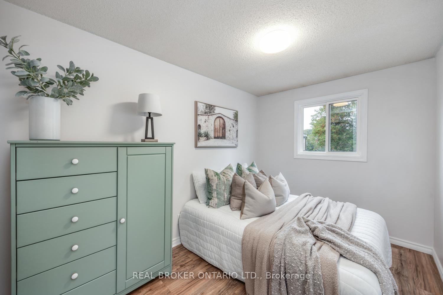 Photo 25 of 96 Martin Road, Clarington, Bowmanville — HOMEH