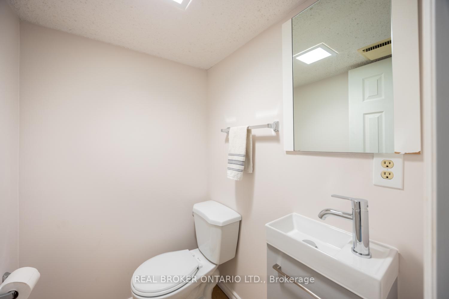 Photo 33 of 96 Martin Road, Clarington, Bowmanville — HOMEH