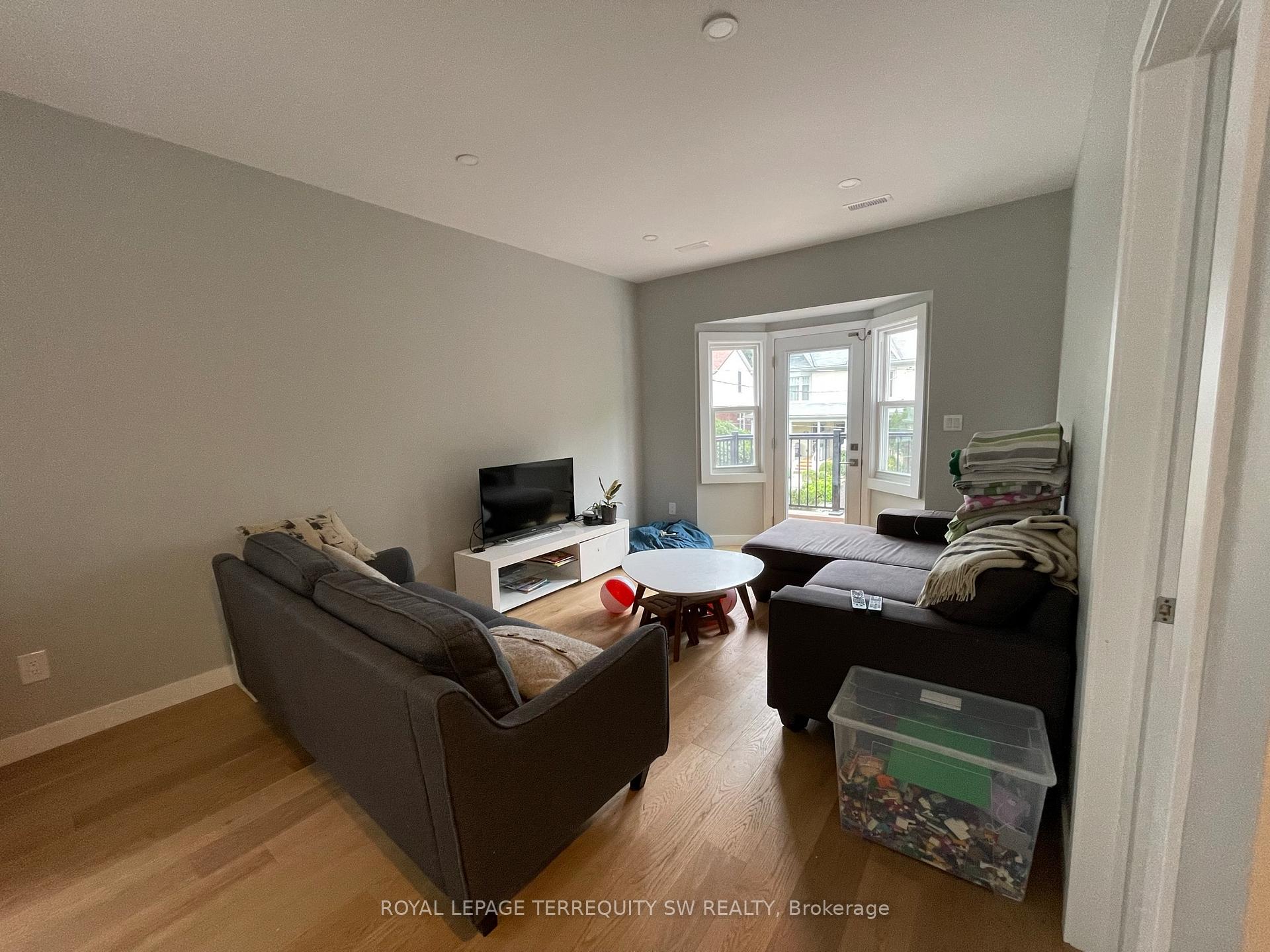 Photo 15 of Unit Upper, 22 Wheeler Avenue, Toronto, The Beaches — HOMEH